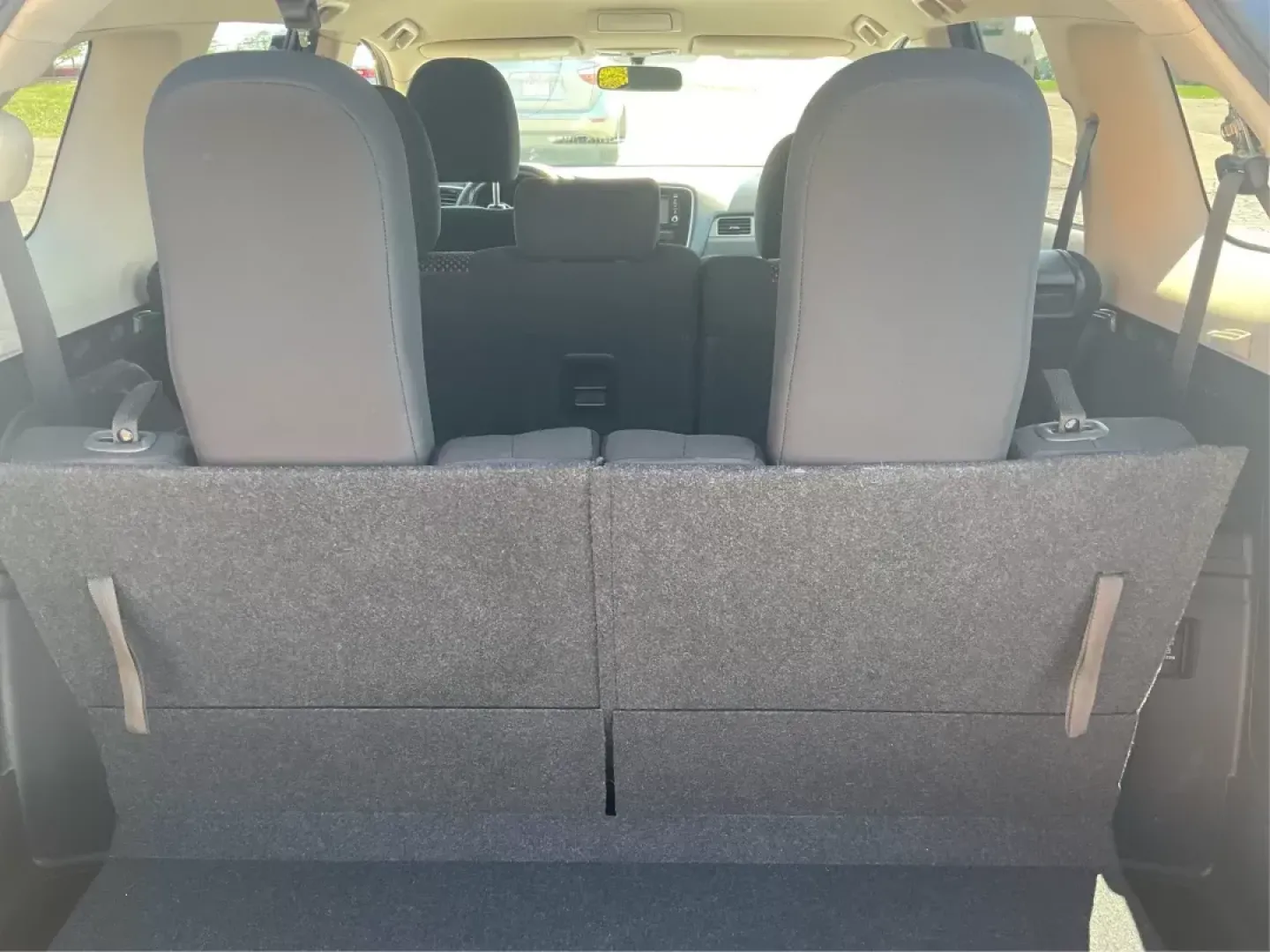 2017 Mitsubishi Outlander ES (JA4AD2A34HZ) with an 2.4L I-4 variable valve control engine, located at 1230 East Main St, Xenia, OH, 45385, (937) 908-9800, 39.688026, -83.910172 - **Discover the Perfect Family SUV: 2017 Mitsubishi Outlander ES at Advantage Car and Credit!**<br /> <br /> Are you on the hunt for a reliable family SUV that effortlessly adapts to your lifestyle? Look no further than the 2017 Mitsubishi Outlander ES at Advantage Car and Credit in Fairborn, OH. Thi - Photo#11