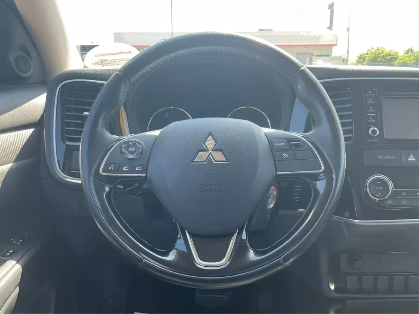 2017 Mitsubishi Outlander ES (JA4AD2A34HZ) with an 2.4L I-4 variable valve control engine, located at 1230 East Main St, Xenia, OH, 45385, (937) 908-9800, 39.688026, -83.910172 - **Discover the Perfect Family SUV: 2017 Mitsubishi Outlander ES at Advantage Car and Credit!**<br /> <br /> Are you on the hunt for a reliable family SUV that effortlessly adapts to your lifestyle? Look no further than the 2017 Mitsubishi Outlander ES at Advantage Car and Credit in Fairborn, OH. Thi - Photo#15