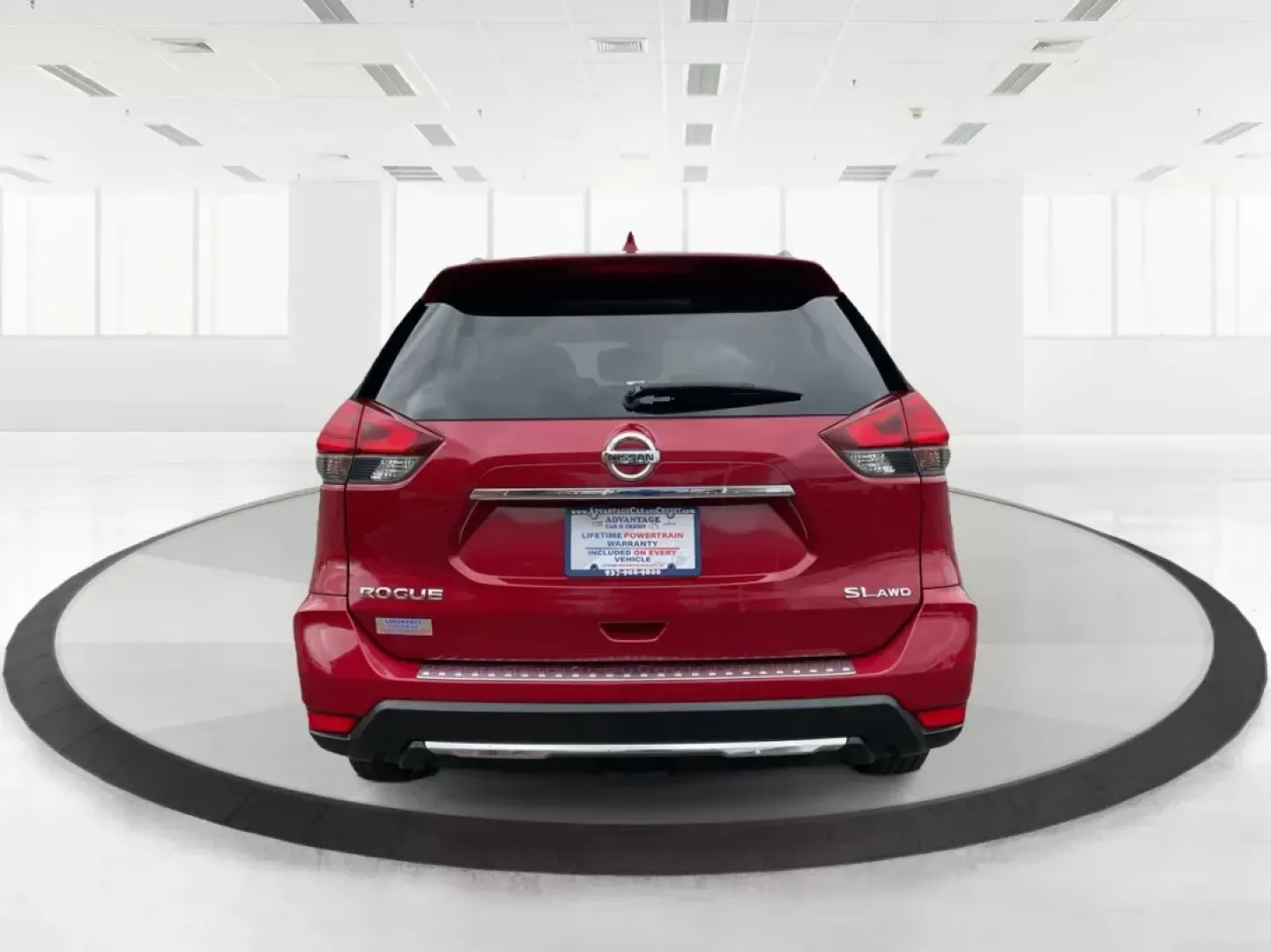 2017 Nissan Rogue SL (JN8AT2MV2HW) with an 2.5L I-4 DOHC engine, located at 8750 N County Rd 25A, Piqua, OH, 45356, (937) 908-9800, 40.164391, -84.232513 - **Discover Adventure with the 2017 Nissan Rogue SL at Advantage Car and Credit!**<br /> <br /> Looking for an SUV that perfectly balances style, comfort, and capability? The 2017 Nissan Rogue SL, available at Advantage Car and Credit in Fairborn, OH, is the ideal vehicle for families on the go, week - Photo#3