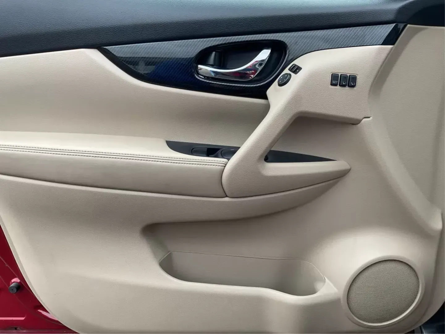 2017 Nissan Rogue SL (JN8AT2MV2HW) with an 2.5L I-4 DOHC engine, located at 8750 N County Rd 25A, Piqua, OH, 45356, (937) 908-9800, 40.164391, -84.232513 - **Discover Adventure with the 2017 Nissan Rogue SL at Advantage Car and Credit!**<br /> <br /> Looking for an SUV that perfectly balances style, comfort, and capability? The 2017 Nissan Rogue SL, available at Advantage Car and Credit in Fairborn, OH, is the ideal vehicle for families on the go, week - Photo#18