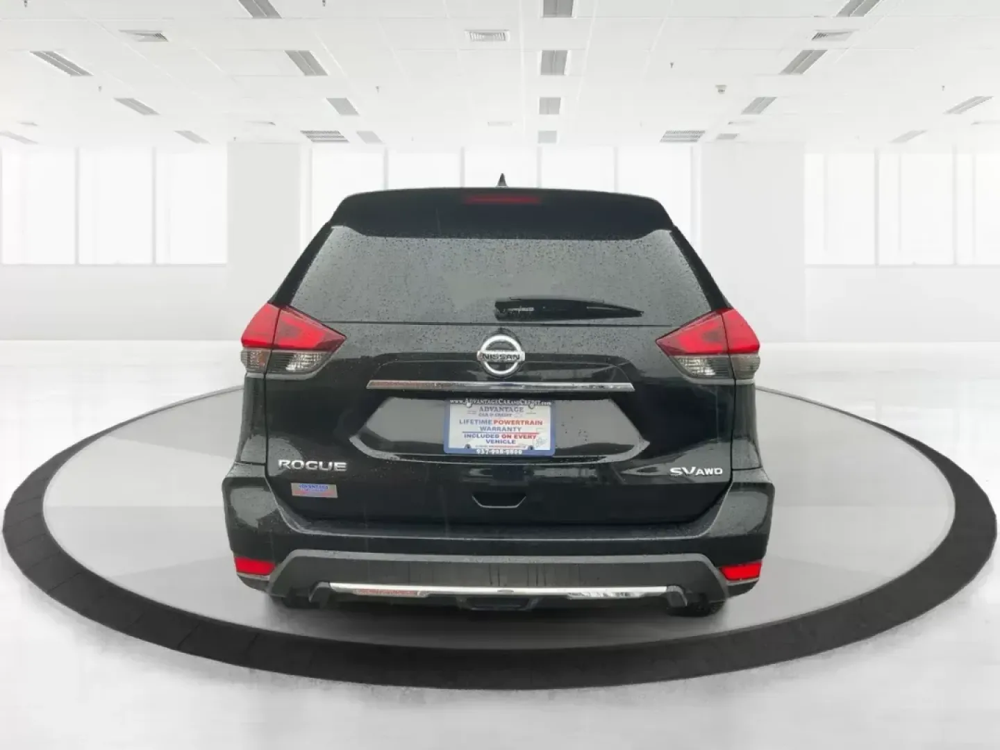2017 Nissan Rogue SV (KNMAT2MV7HP) with an 2.5L I-4 DOHC engine, located at 8750 N County Rd 25A, Piqua, OH, 45356, (937) 908-9800, 40.164391, -84.232513 - 2017 Nissan Rogue SV - Photo#4