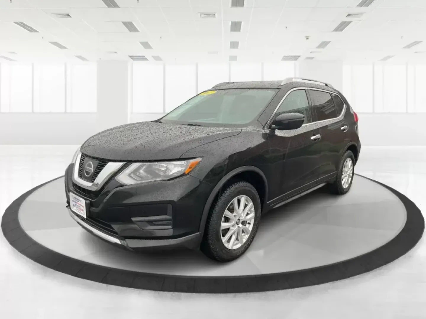 2017 Nissan Rogue SV (KNMAT2MV7HP) with an 2.5L I-4 DOHC engine, located at 8750 N County Rd 25A, Piqua, OH, 45356, (937) 908-9800, 40.164391, -84.232513 - 2017 Nissan Rogue SV - Photo#8