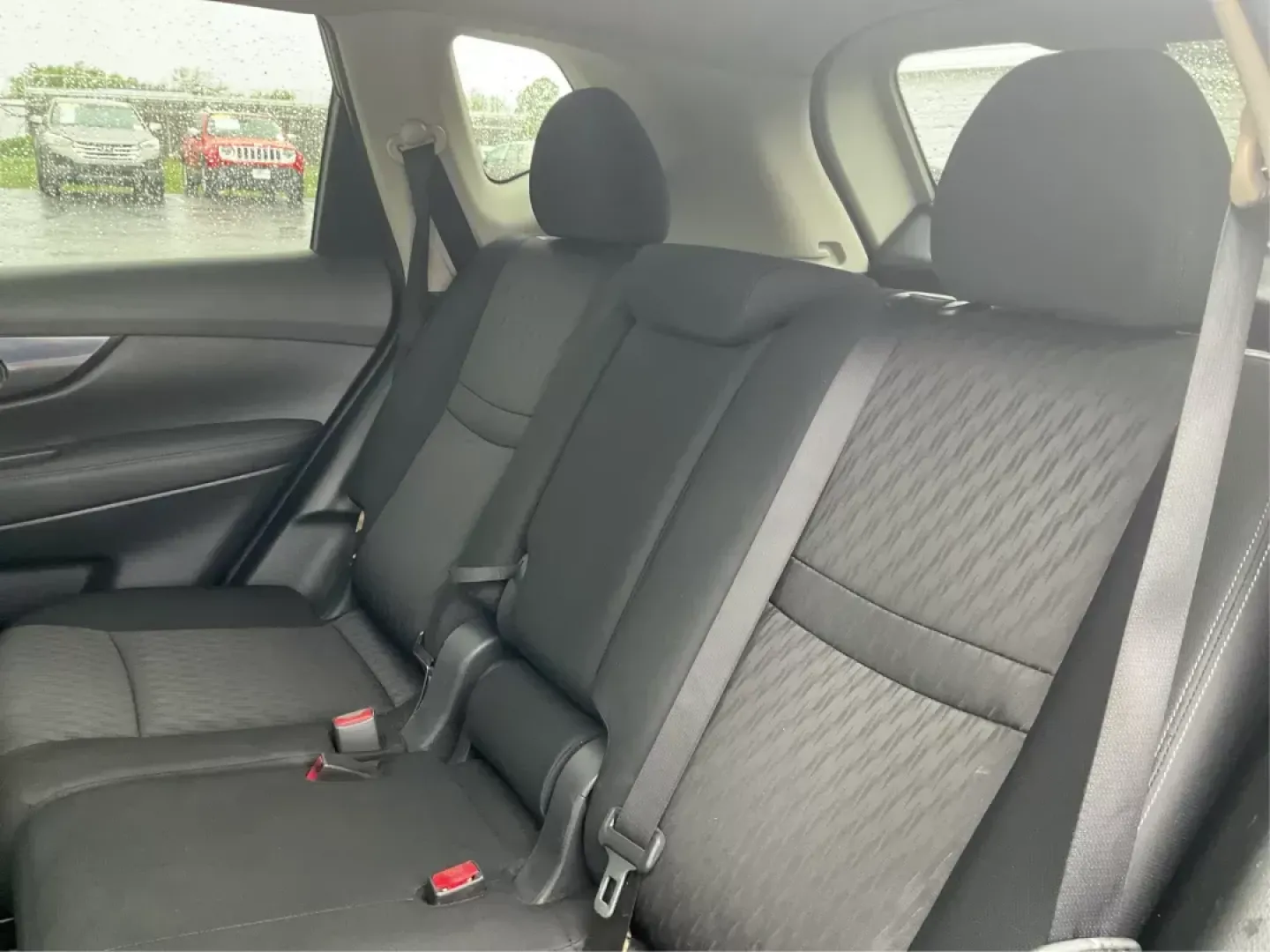 2017 Nissan Rogue SV (KNMAT2MV7HP) with an 2.5L I-4 DOHC engine, located at 8750 N County Rd 25A, Piqua, OH, 45356, (937) 908-9800, 40.164391, -84.232513 - 2017 Nissan Rogue SV - Photo#10