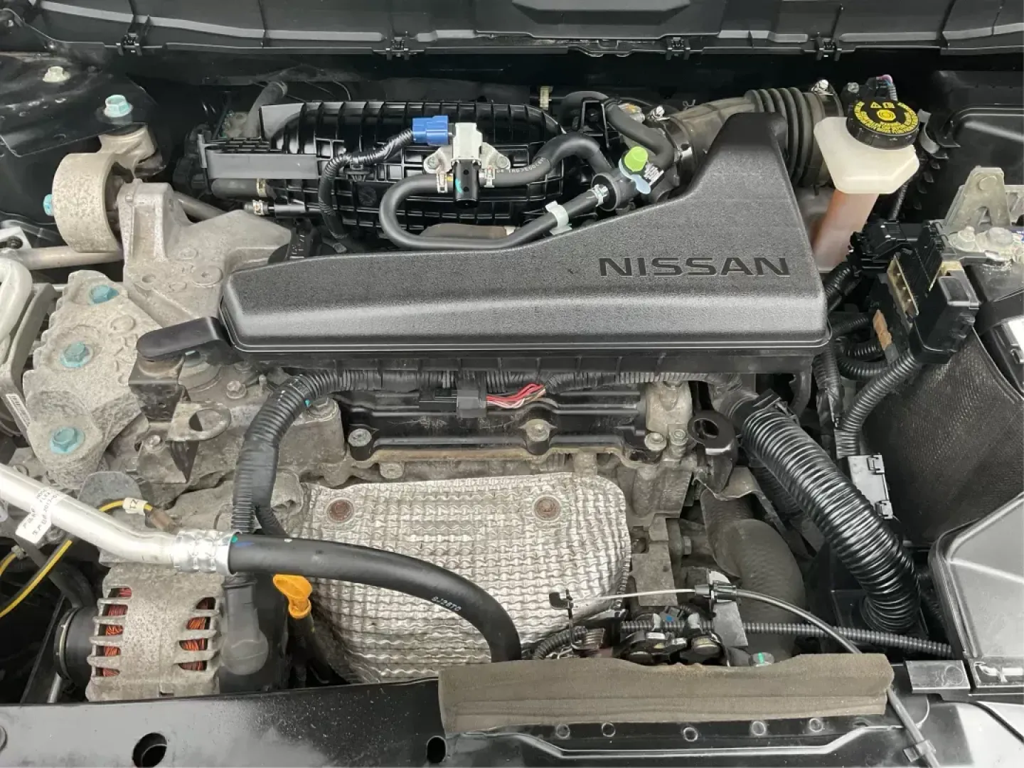 2017 Nissan Rogue SV (KNMAT2MV7HP) with an 2.5L I-4 DOHC engine, located at 8750 N County Rd 25A, Piqua, OH, 45356, (937) 908-9800, 40.164391, -84.232513 - 2017 Nissan Rogue SV - Photo#11