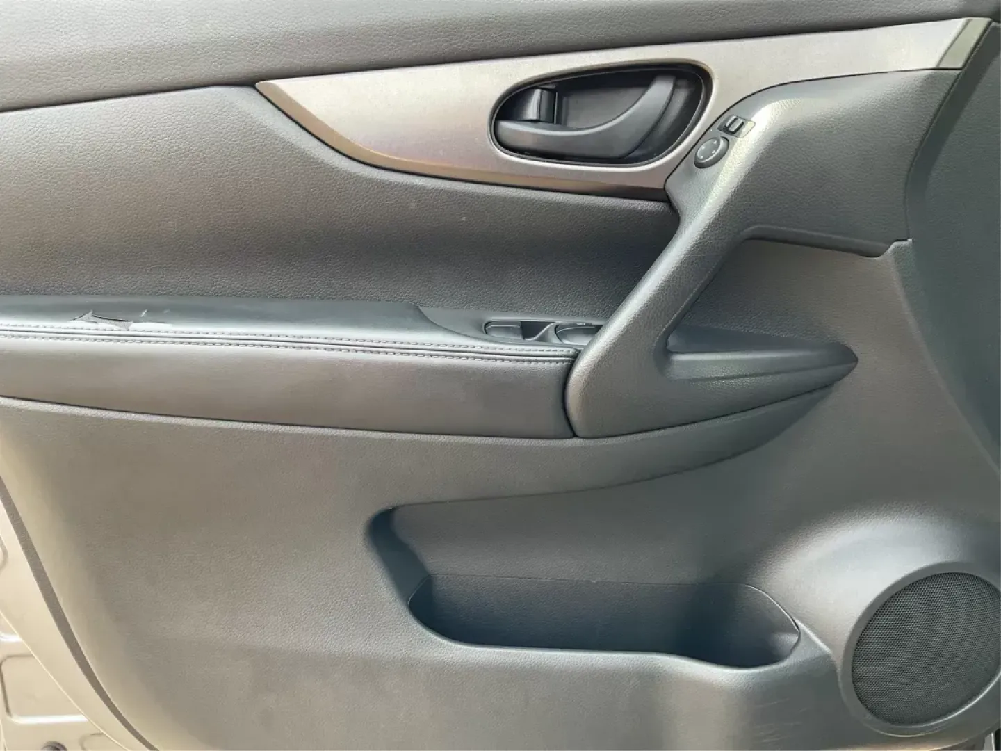 2017 Nissan Rogue Sport S (JN1BJ1CR9HW) with an 2L I-4 gasoline direct injection engine, located at 880 E. National Road, Vandalia, OH, 45377, (937) 908-9800, 39.891918, -84.183594 - 2017 Nissan Rogue Sport S - Photo#17