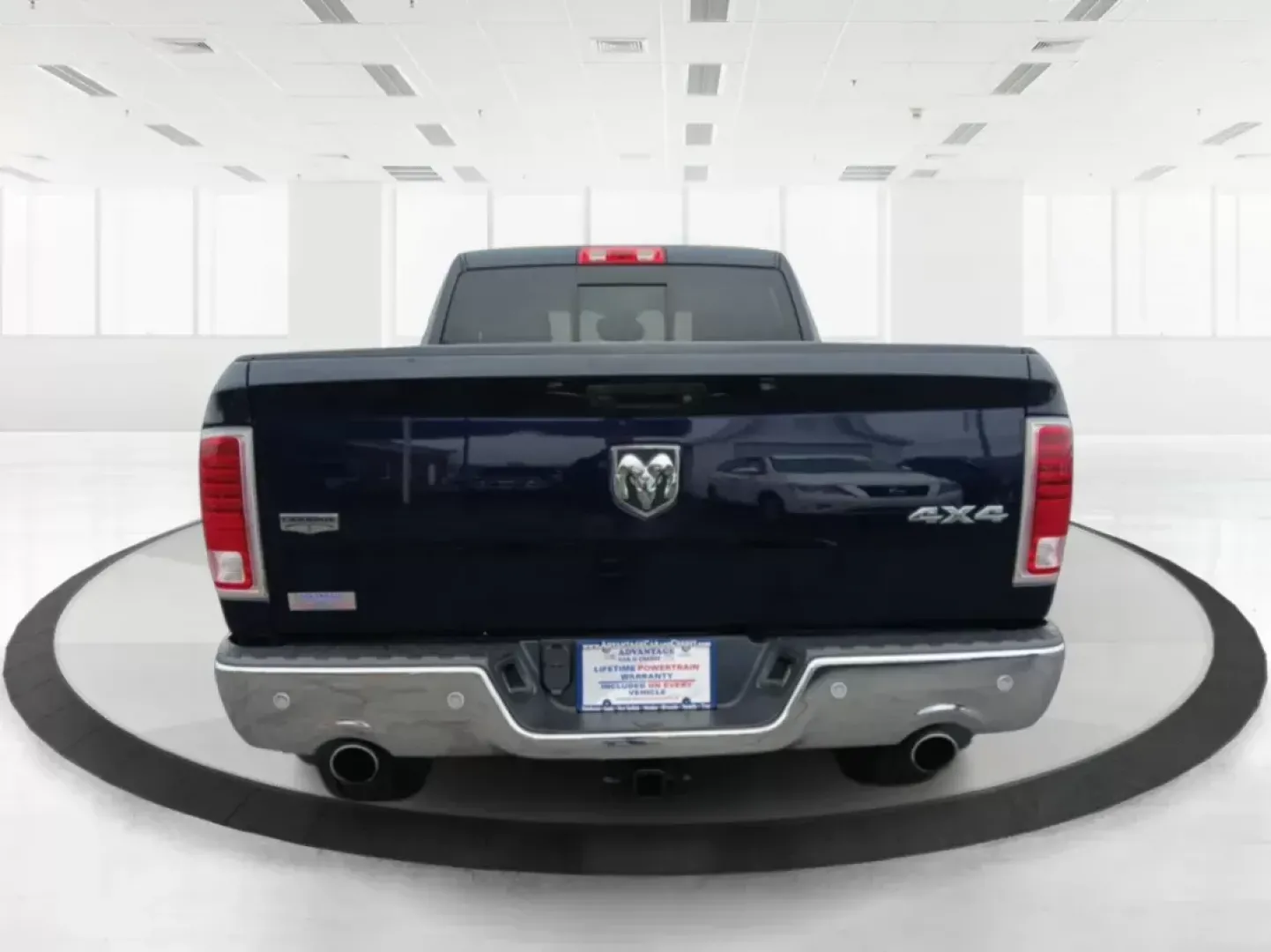 2017 Ram 1500 Laramie Quad Cab 4WD (1C6RR7JT1HS) with an 5.7L V8 OHV 16V engine, 8-Speed Automatic transmission, located at 1184 Kauffman Ave, Fairborn, OH, 45324, (937) 908-9800, 39.807072, -84.030914 - 2017 Ram 1500 Laramie Quad Cab 4WD - Photo#4