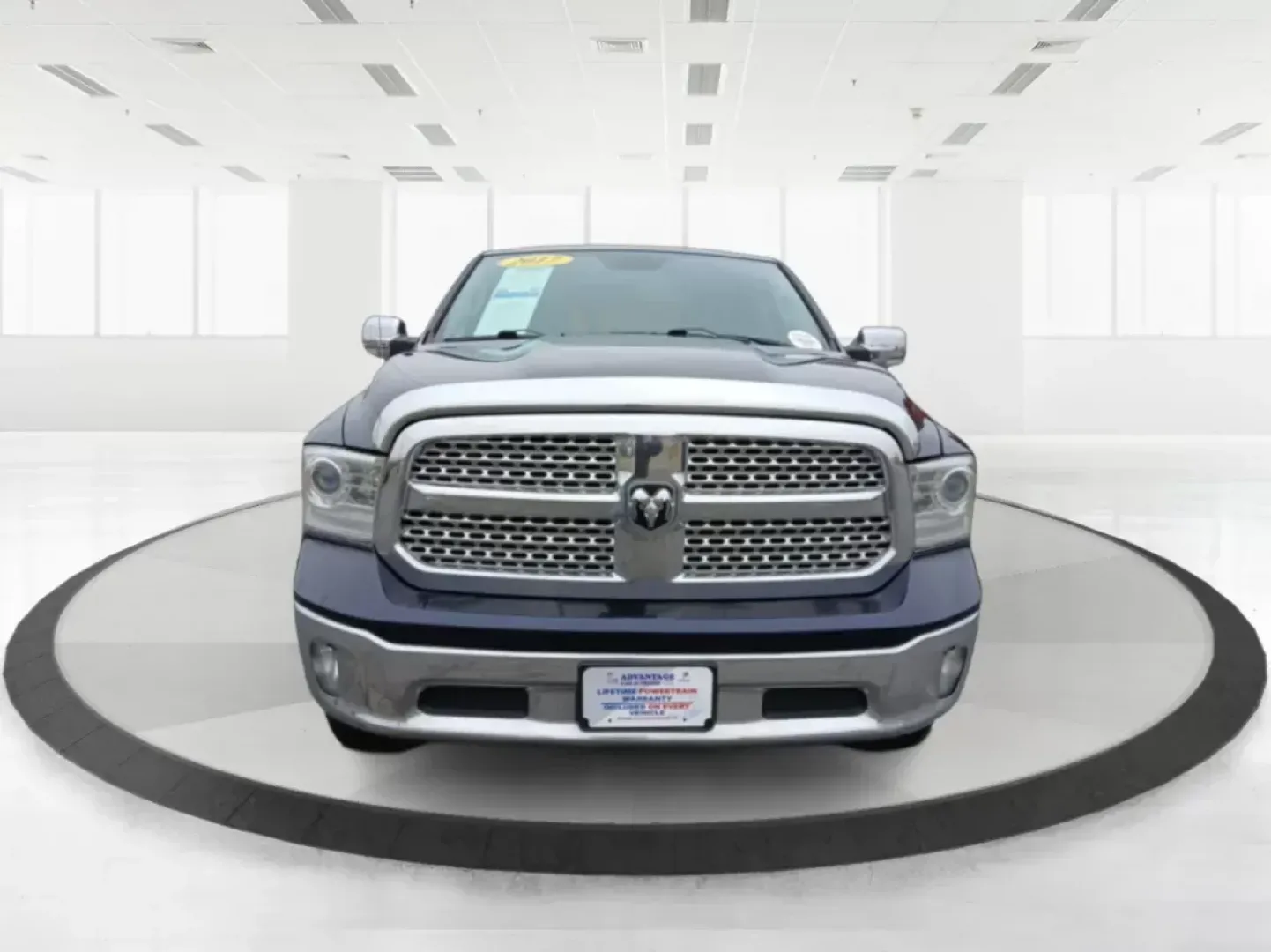 2017 Ram 1500 Laramie Quad Cab 4WD (1C6RR7JT1HS) with an 5.7L V8 OHV 16V engine, 8-Speed Automatic transmission, located at 1184 Kauffman Ave, Fairborn, OH, 45324, (937) 908-9800, 39.807072, -84.030914 - 2017 Ram 1500 Laramie Quad Cab 4WD - Photo#7