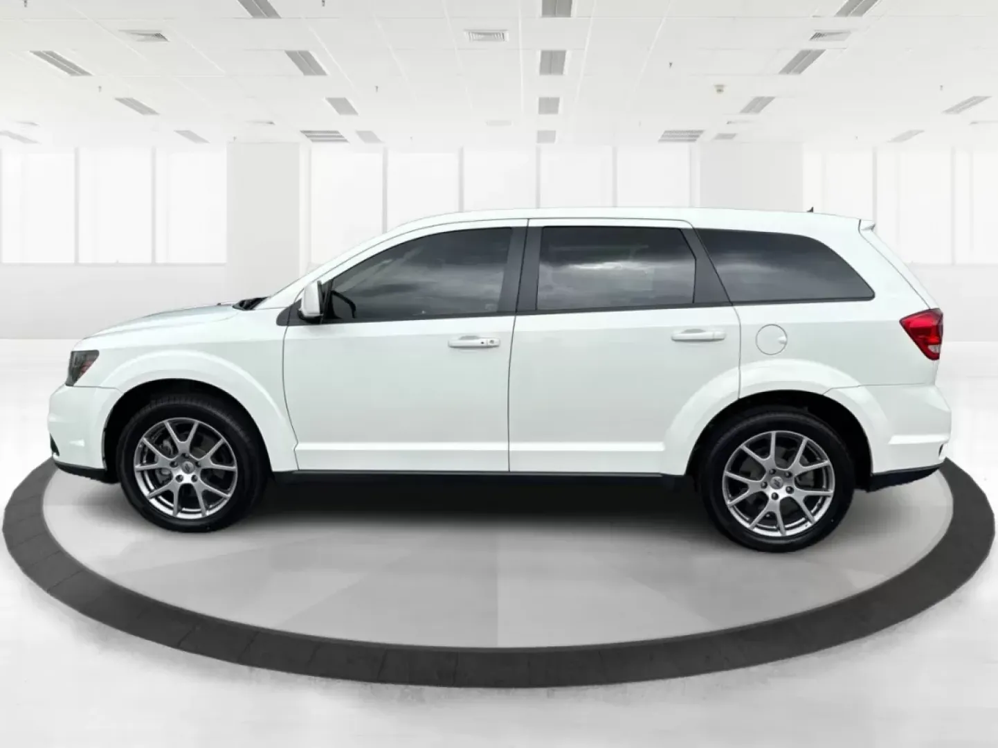 2018 Dodge Journey GT (3C4PDCEG4JT) with an Pentastar 3.6L V-6 DOHC engine, located at 1951 S Dayton Lakeview Rd., New Carlisle, OH, 45344, (937) 908-9800, 39.890999, -84.050255 - **Adventure Awaits with the 2018 Dodge Journey GT SUV! Perfect for Active Lifestyles**<br /> <br /> Are you ready to elevate your family adventures or weekend getaways? The 2018 Dodge Journey GT is the ideal SUV for those who crave versatility, comfort, and reliability, all while being budget-friend - Photo#5