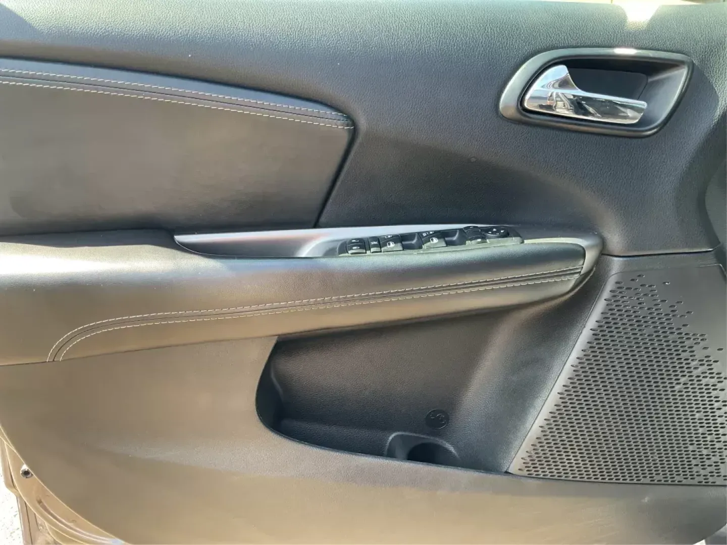 2018 Dodge Journey Crossroad AWD (3C4PDDGG8JT) with an Pentastar 3.6L V-6 DOHC engine, located at 4508 South Dixie Dr, Moraine, OH, 45439, (937) 908-9800, 39.689976, -84.218452 - **Experience Adventure and Comfort with the 2018 Dodge Journey Crossroad AWD at Advantage Car and Credit!**<br /> <br /> If you're seeking a vehicle that effortlessly balances family comfort with weekend adventure, look no further than the 2018 Dodge Journey Crossroad AWD, available right here at Ad - Photo#17
