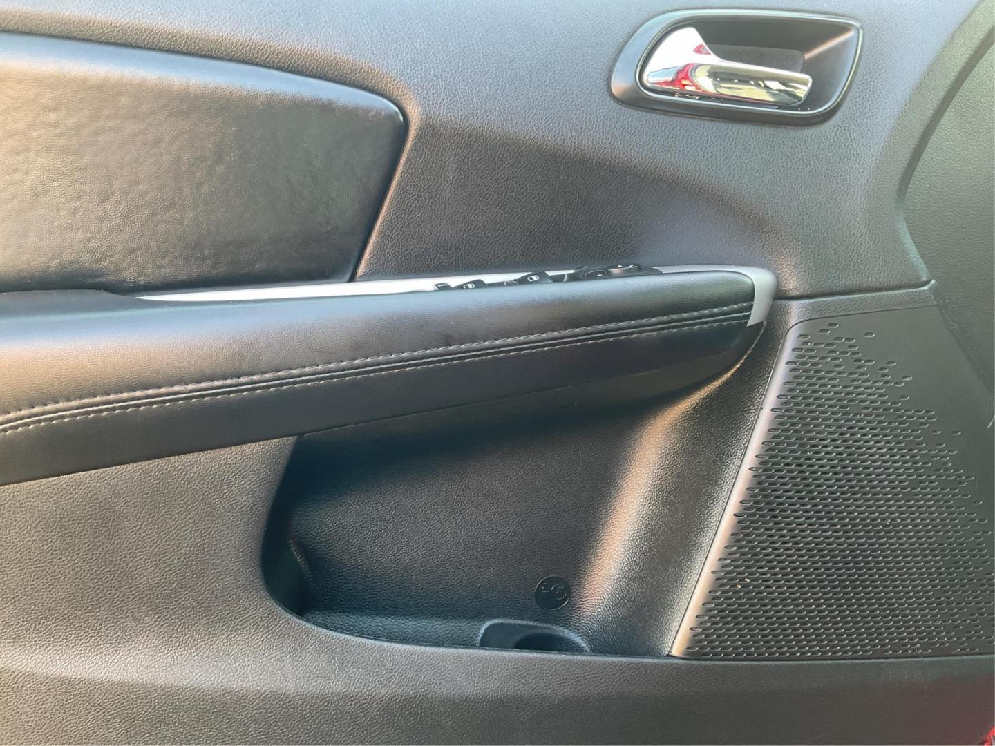 2018 Dodge Journey SE (3C4PDCABXJT) with an Tigershark MultiAir 2.4L I-4 DOHC engine, located at 1951 S Dayton Lakeview Rd., New Carlisle, OH, 45344, (937) 908-9800, 39.890999, -84.050255 - Third Row - Photo#17
