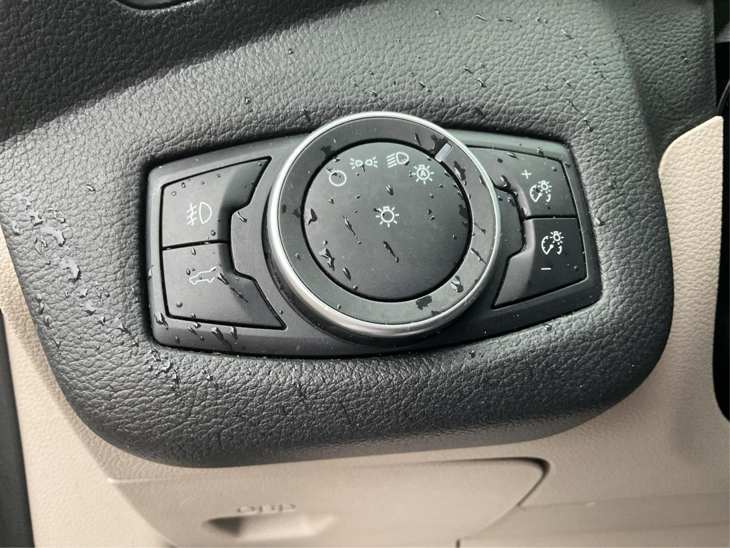 2018 Ford Escape SE (1FMCU0GD0JU) with an Other engine, located at 1230 East Main St, Xenia, OH, 45385, (937) 908-9800, 39.688026, -83.910172 - 2018 Ford Escape SE - Photo#16