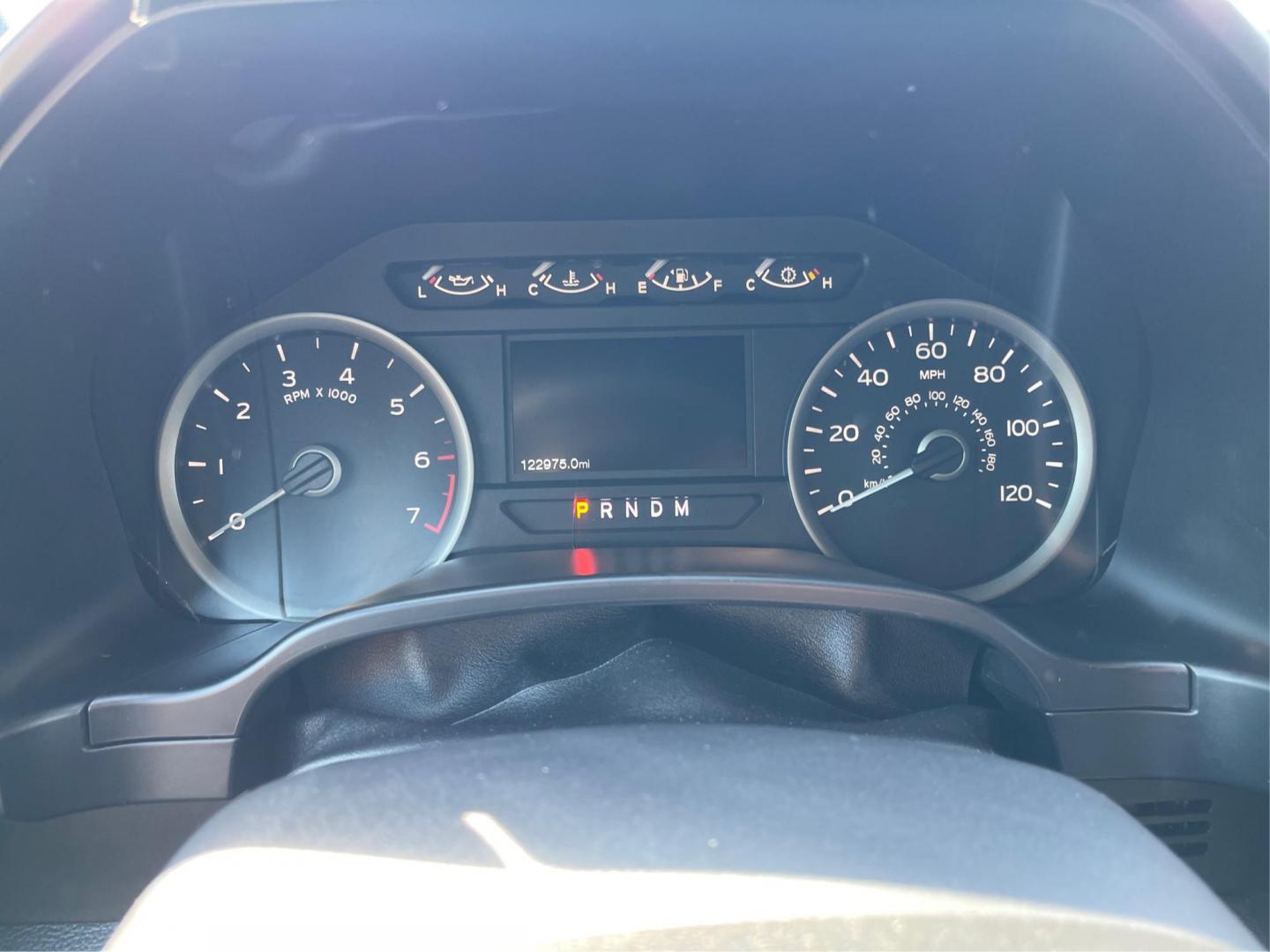 2018 Ford F-150 XL SuperCrew 5.5-ft. Bed 4WD (1FTEW1EG6JF) with an 3.5L V6 TURBO engine, 6-Speed Automatic transmission, located at 8750 N County Rd 25A, Piqua, OH, 45356, (937) 908-9800, 40.164391, -84.232513 - 2018 Ford F-150 XL SuperCrew 5.5-ft. Bed 4WD - Photo#14