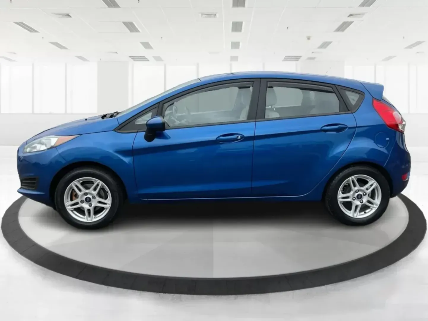 2018 Ford Fiesta SE (3FADP4EJ2JM) with an 1.6L I-4 DOHC engine, located at 8750 N County Rd 25A, Piqua, OH, 45356, (937) 908-9800, 40.164391, -84.232513 - 2018 Ford Fiesta SE - Photo#5