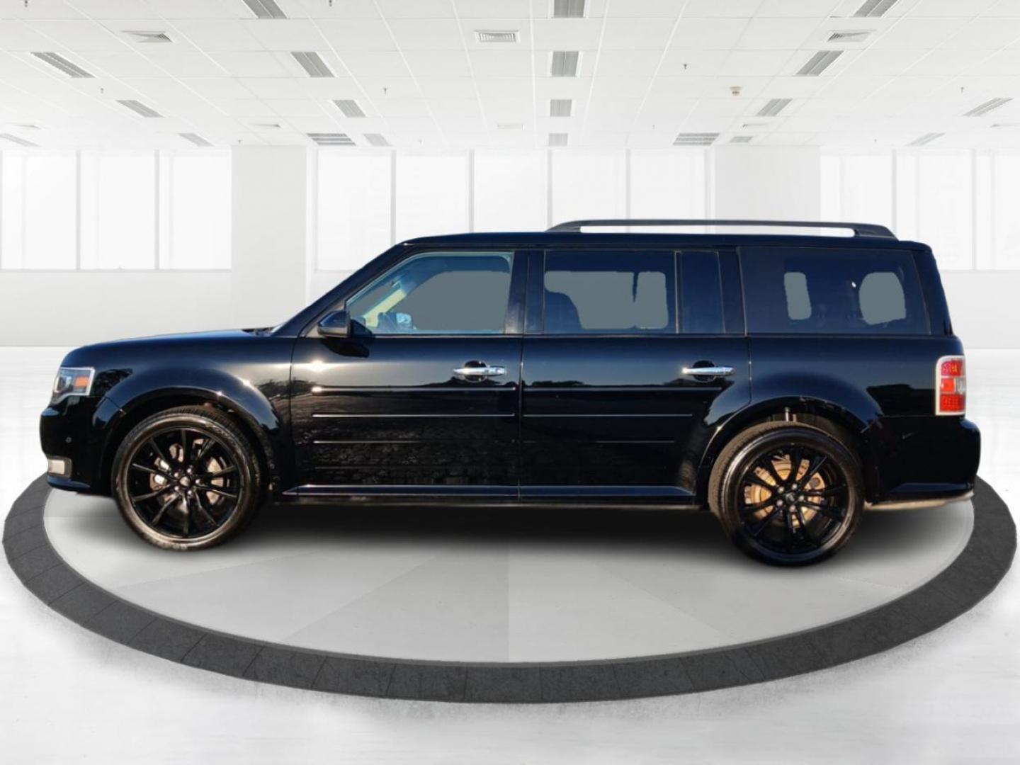 2018 Ford Flex Limited AWD (2FMHK6D8XJB) with an 3.5L V6 DOHC 24V engine, 6-Speed Automatic Overdrive transmission, located at 401 Woodman Dr, Riverside, OH, 45431, (937) 908-9800, 39.760899, -84.123421 - Third Row - Photo#5