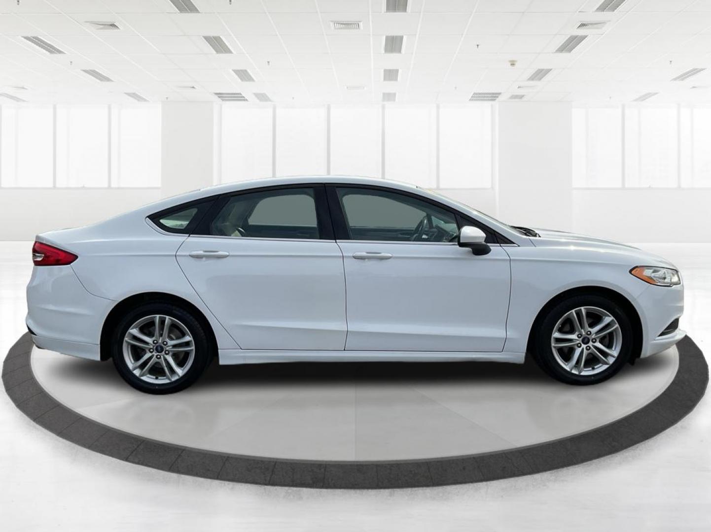 2018 Ford Fusion SE (3FA6P0H79JR) with an Duratec 2.5L I-4 DOHC engine, located at 1230 East Main St, Xenia, OH, 45385, (937) 908-9800, 39.688026, -83.910172 - 2018 Ford Fusion SE - Photo#1