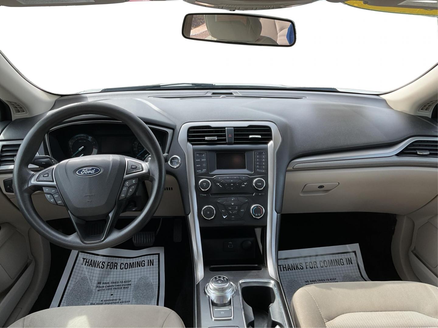 2018 Ford Fusion SE (3FA6P0H79JR) with an Duratec 2.5L I-4 DOHC engine, located at 1230 East Main St, Xenia, OH, 45385, (937) 908-9800, 39.688026, -83.910172 - 2018 Ford Fusion SE - Photo#20