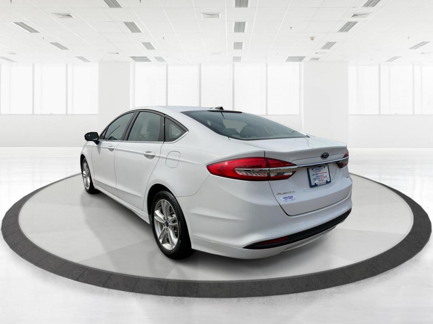 2018 Ford Fusion SE (3FA6P0H79JR) with an Duratec 2.5L I-4 DOHC engine, located at 1230 East Main St, Xenia, OH, 45385, (937) 908-9800, 39.688026, -83.910172 - 2018 Ford Fusion SE - Photo#4