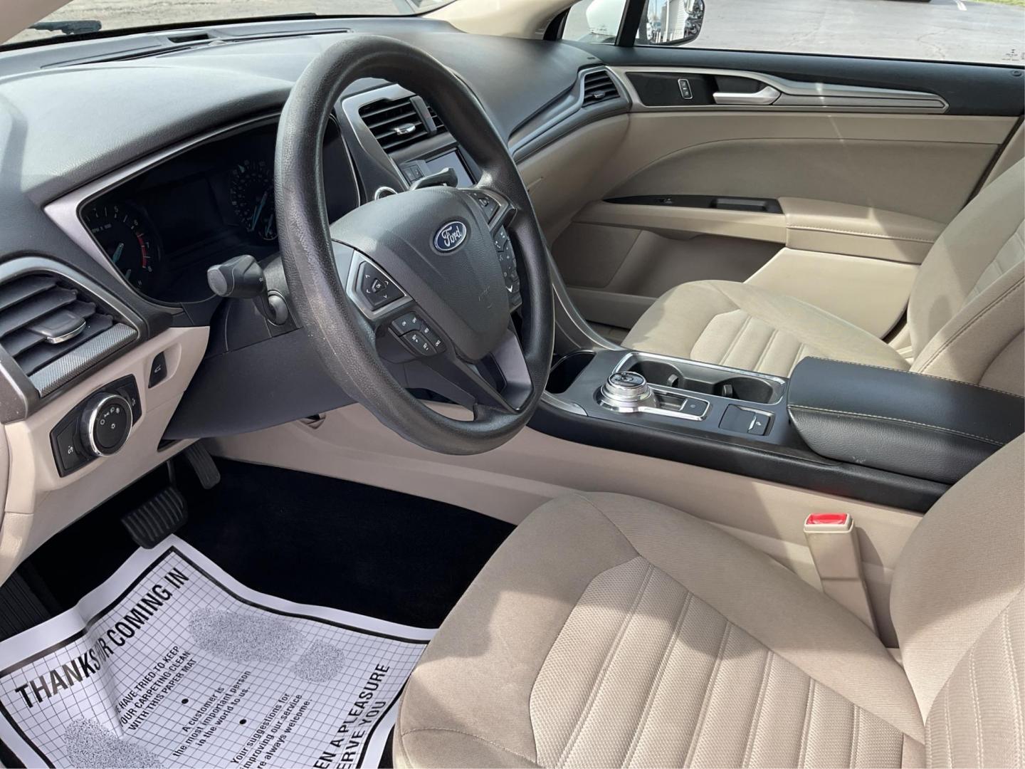 2018 Ford Fusion SE (3FA6P0H79JR) with an Duratec 2.5L I-4 DOHC engine, located at 1230 East Main St, Xenia, OH, 45385, (937) 908-9800, 39.688026, -83.910172 - 2018 Ford Fusion SE - Photo#8