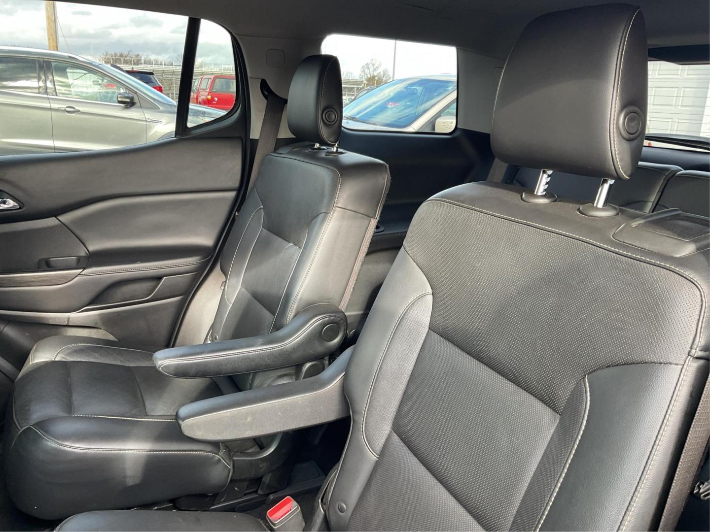 2018 GMC Acadia SLT-1 (1GKKNMLA4JZ) with an 2.5L I-4 gasoline direct injection engine, located at 1230 East Main St, Xenia, OH, 45385, (937) 908-9800, 39.688026, -83.910172 - Third Row - Photo#9