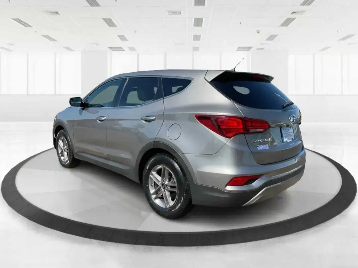 2018 Hyundai Santa Fe 2.4L (5NMZTDLB0JH) with an Theta II 2.4L I-4 gasoline direct injection engine, located at 401 Woodman Dr, Riverside, OH, 45431, (937) 908-9800, 39.760899, -84.123421 - Experience the perfect blend of comfort, style, and versatility with the **2018 Hyundai Santa Fe Sport**, now available at **Advantage Car and Credit**, your trusted **Buy Here Pay Here dealership** located at **1184 Kauffman Ave, Fairborn, OH 45324**. Whether you're a growing family looking for a r - Photo#3