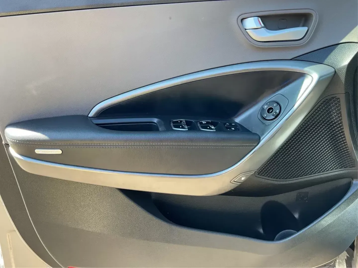 2018 Hyundai Santa Fe 2.4L (5NMZTDLB0JH) with an Theta II 2.4L I-4 gasoline direct injection engine, located at 401 Woodman Dr, Riverside, OH, 45431, (937) 908-9800, 39.760899, -84.123421 - Experience the perfect blend of comfort, style, and versatility with the **2018 Hyundai Santa Fe Sport**, now available at **Advantage Car and Credit**, your trusted **Buy Here Pay Here dealership** located at **1184 Kauffman Ave, Fairborn, OH 45324**. Whether you're a growing family looking for a r - Photo#15