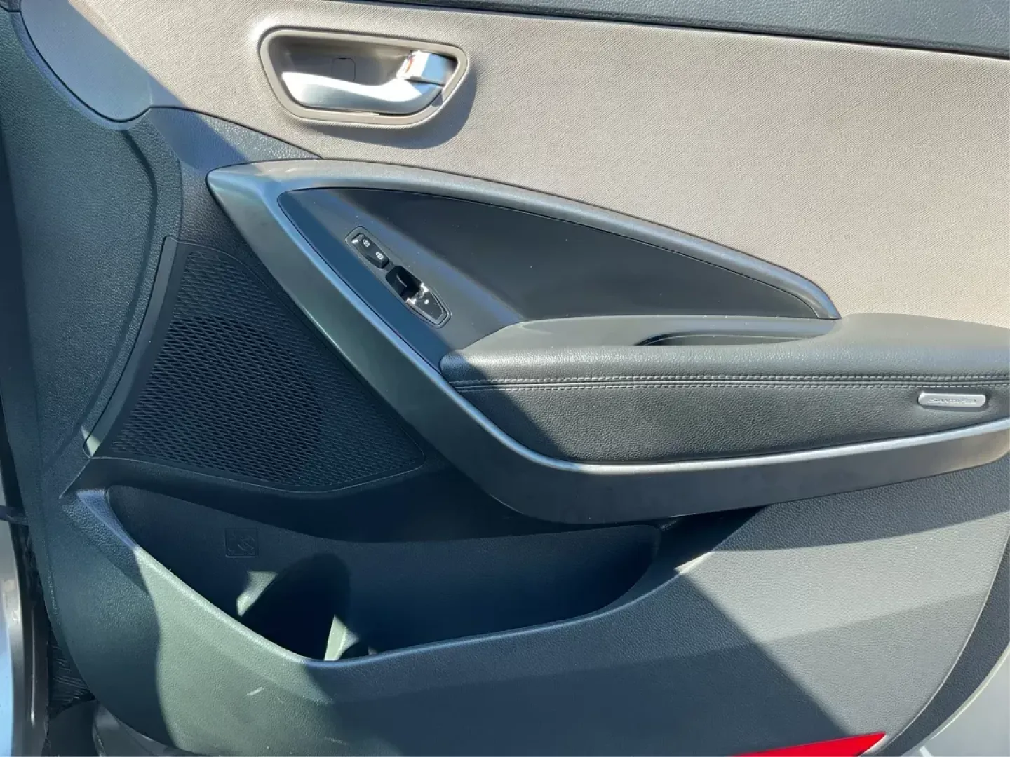 2018 Hyundai Santa Fe 2.4L (5NMZTDLB0JH) with an Theta II 2.4L I-4 gasoline direct injection engine, located at 401 Woodman Dr, Riverside, OH, 45431, (937) 908-9800, 39.760899, -84.123421 - Experience the perfect blend of comfort, style, and versatility with the **2018 Hyundai Santa Fe Sport**, now available at **Advantage Car and Credit**, your trusted **Buy Here Pay Here dealership** located at **1184 Kauffman Ave, Fairborn, OH 45324**. Whether you're a growing family looking for a r - Photo#16