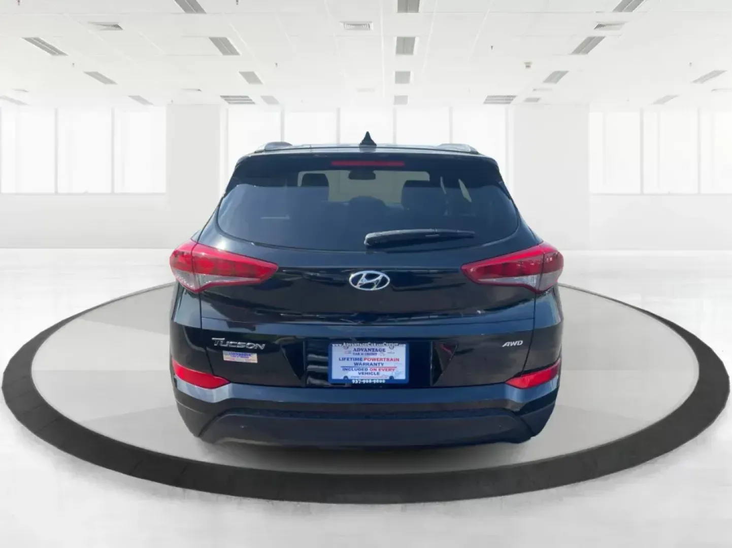 2018 Hyundai Tucson SEL (KM8J3CA41JU) with an Nu 2L I-4 gasoline direct injection engine, located at 8750 N County Rd 25A, Piqua, OH, 45356, (937) 908-9800, 40.164391, -84.232513 - 2018 Hyundai Tucson SEL - Photo#3