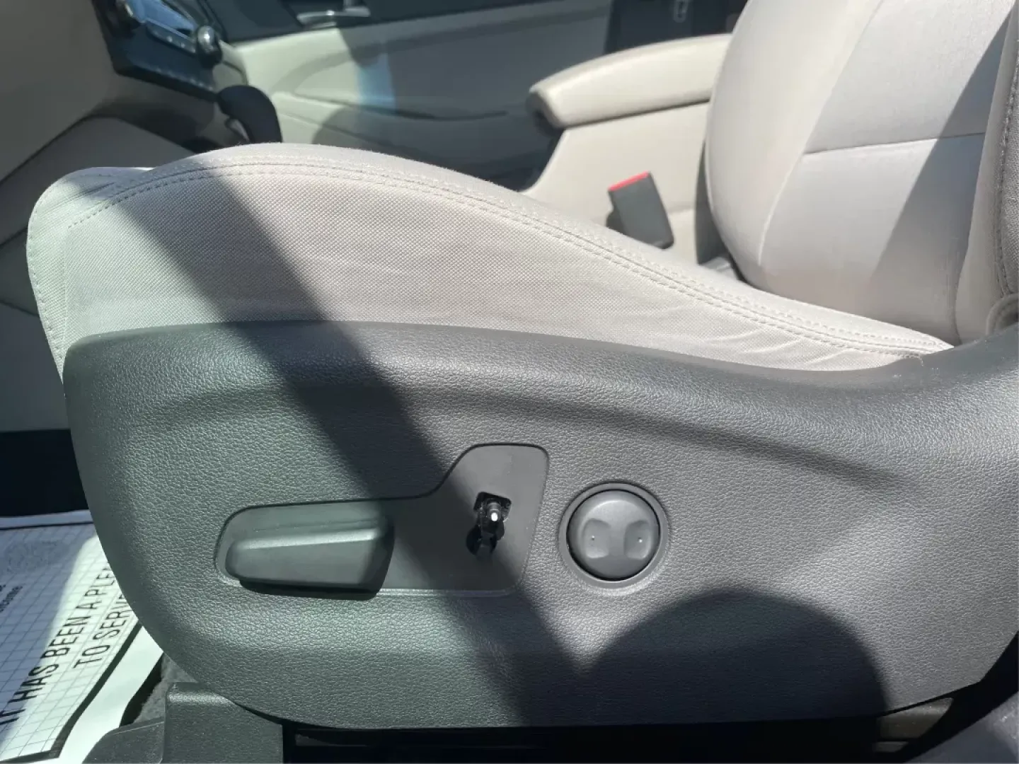 2018 Hyundai Tucson SEL (KM8J3CA41JU) with an Nu 2L I-4 gasoline direct injection engine, located at 8750 N County Rd 25A, Piqua, OH, 45356, (937) 908-9800, 40.164391, -84.232513 - 2018 Hyundai Tucson SEL - Photo#17