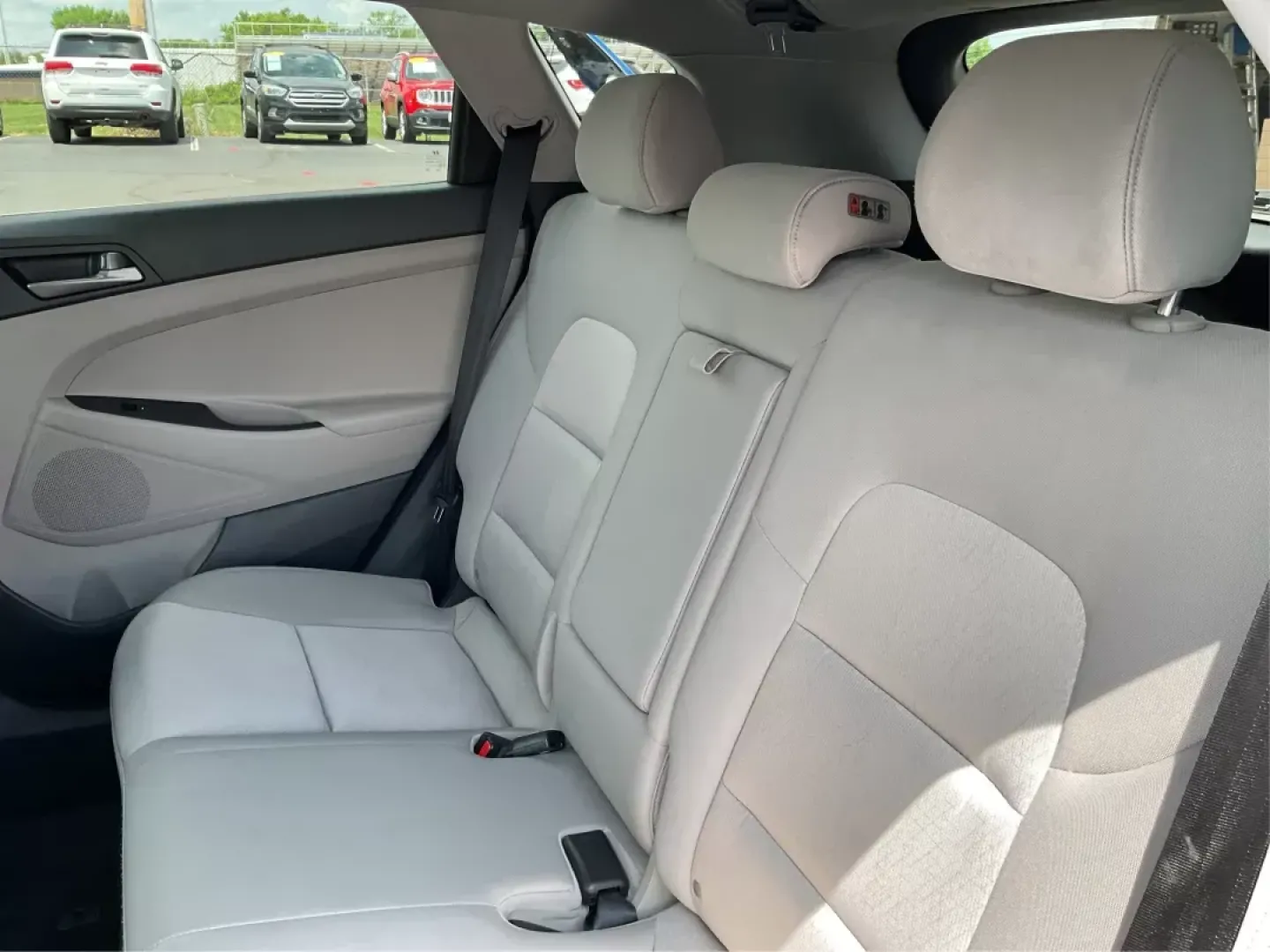 2018 Hyundai Tucson SEL (KM8J3CA44JU) with an Nu 2L I-4 gasoline direct injection engine, located at 1184 Kauffman Ave, Fairborn, OH, 45324, (937) 908-9800, 39.807072, -84.030914 - **Explore Your Next Adventure in the 2018 Hyundai Tucson SEL Perfect for Families and Adventurers Alike!**<br /> <br /> Are you searching for a versatile and stylish SUV that perfectly balances comfort and performance? Look no further! The 2018 Hyundai Tucson SEL is your ticket to unforgettable fam - Photo#9