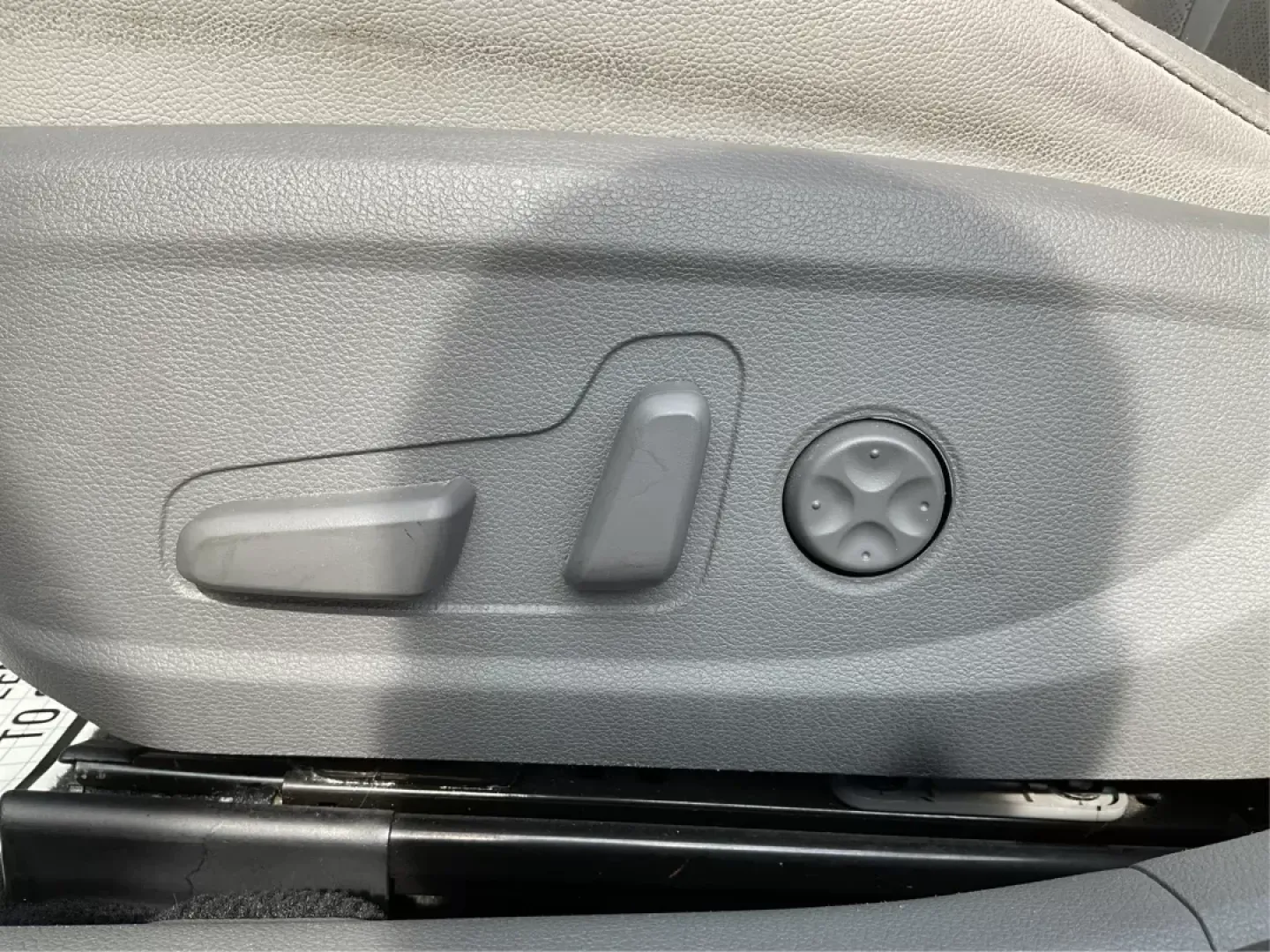 2018 Kia Optima EX (5XXGU4L36JG) with an Theta II 2.4L I-4 gasoline direct injection engine, located at 880 E. National Road, Vandalia, OH, 45377, (937) 908-9800, 39.891918, -84.183594 - 2018 Kia Optima EX - Photo#15