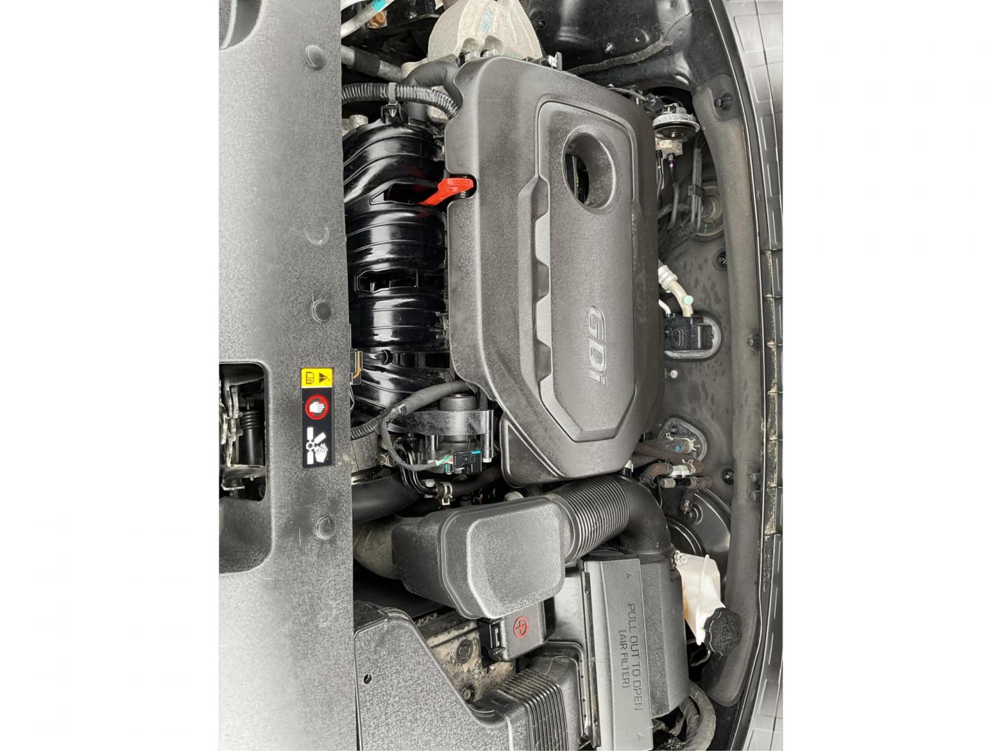 2018 Kia Sorento 2.4L LX (5XYPG4A38JG) with an 2.4L I-4 gasoline direct injection engine, located at 4508 South Dixie Dr, Moraine, OH, 45439, (937) 908-9800, 39.689976, -84.218452 - 2018 Kia Sorento 2.4L LX - Photo#10
