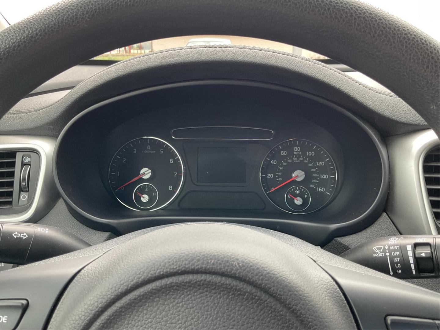 2018 Kia Sorento 2.4L LX (5XYPG4A38JG) with an 2.4L I-4 gasoline direct injection engine, located at 4508 South Dixie Dr, Moraine, OH, 45439, (937) 908-9800, 39.689976, -84.218452 - 2018 Kia Sorento 2.4L LX - Photo#14