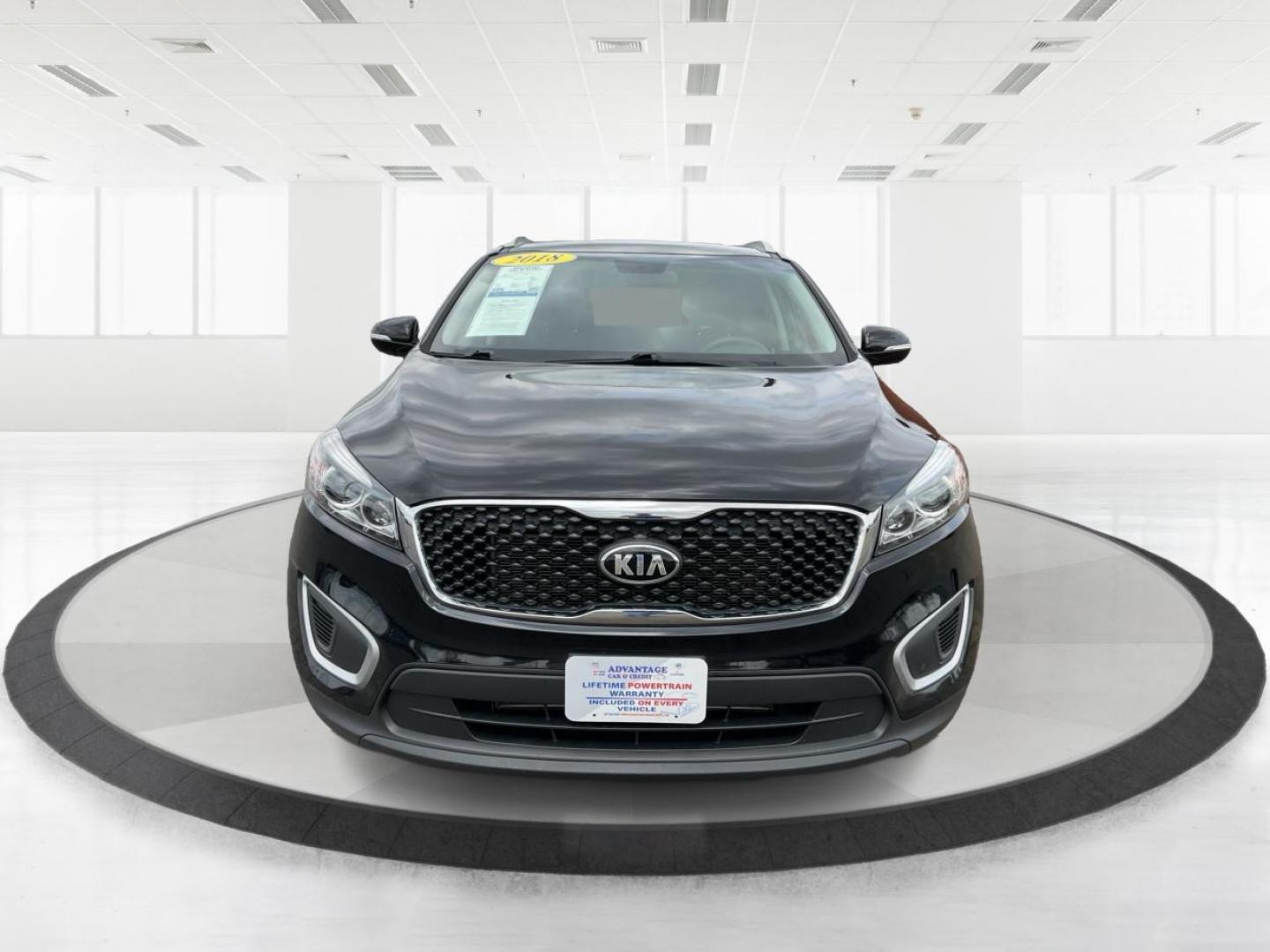 2018 Kia Sorento 2.4L LX (5XYPG4A38JG) with an 2.4L I-4 gasoline direct injection engine, located at 4508 South Dixie Dr, Moraine, OH, 45439, (937) 908-9800, 39.689976, -84.218452 - 2018 Kia Sorento 2.4L LX - Photo#6