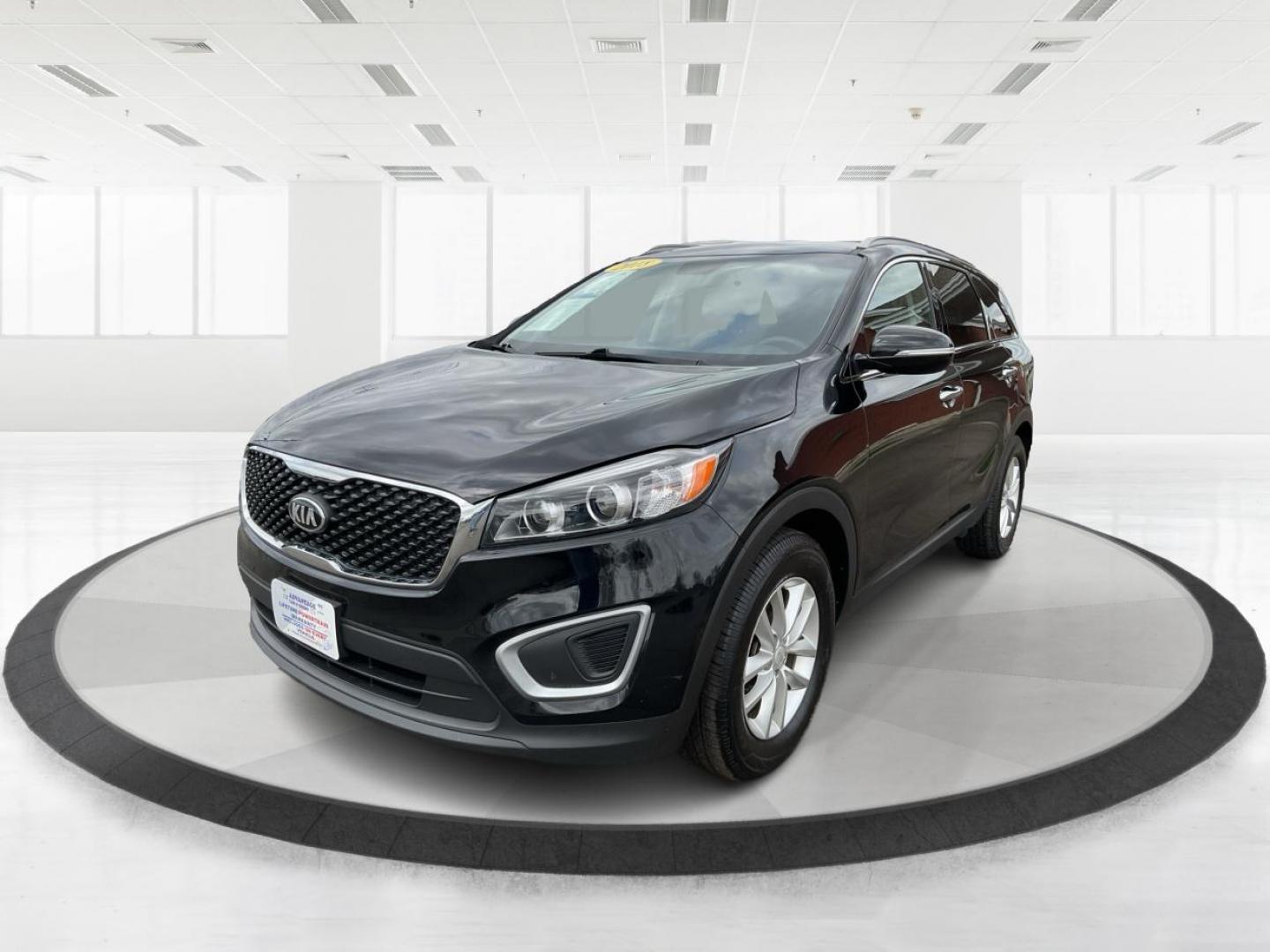 2018 Kia Sorento 2.4L LX (5XYPG4A38JG) with an 2.4L I-4 gasoline direct injection engine, located at 4508 South Dixie Dr, Moraine, OH, 45439, (937) 908-9800, 39.689976, -84.218452 - 2018 Kia Sorento 2.4L LX - Photo#7