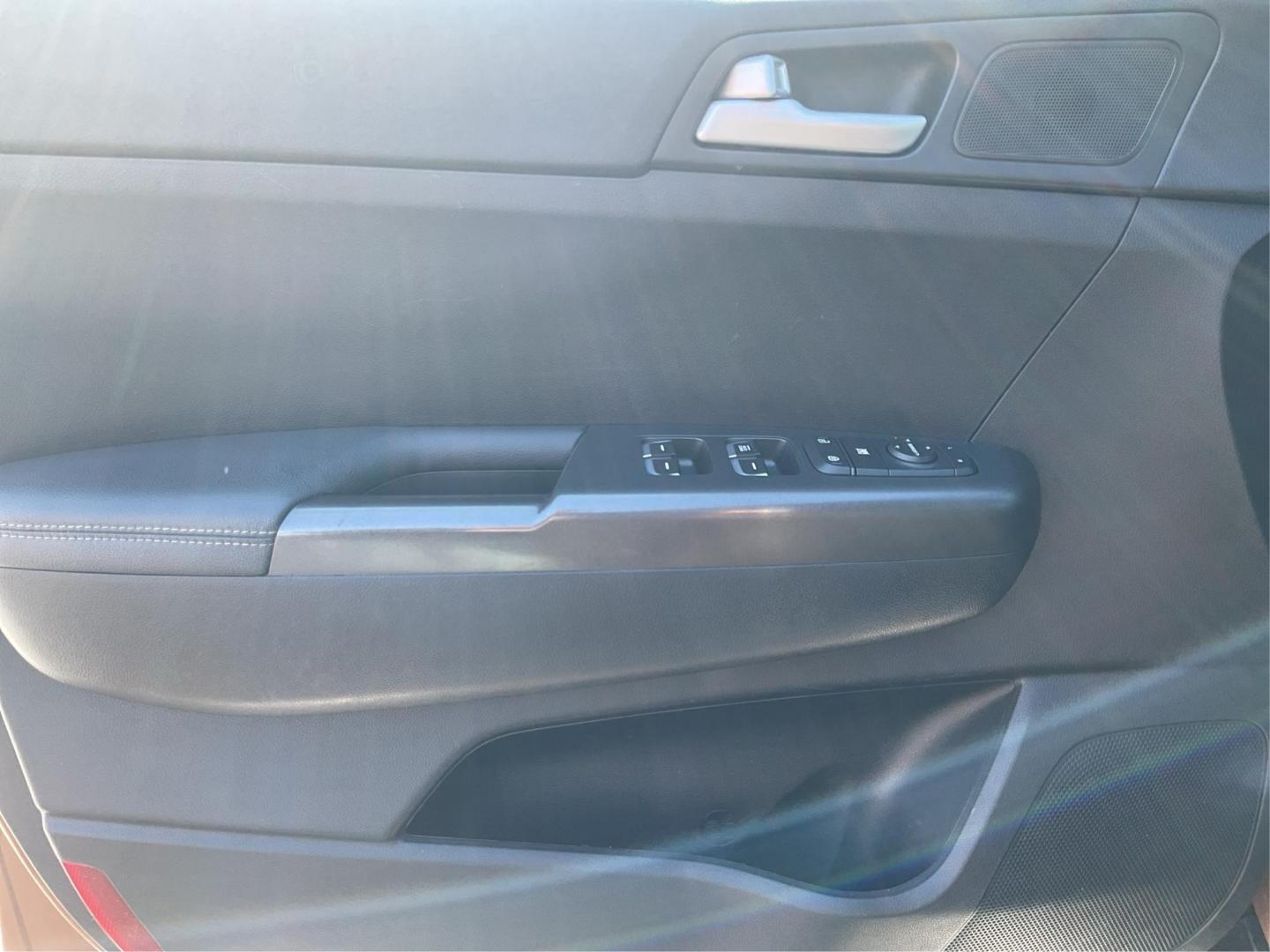 2018 Kia Sportage LX (KNDPM3AC5J7) with an Theta II 2.4L I-4 gasoline direct injection engine, located at 1184 Kauffman Ave, Fairborn, OH, 45324, (937) 908-9800, 39.807072, -84.030914 - 2018 Kia Sportage LX - Photo#17