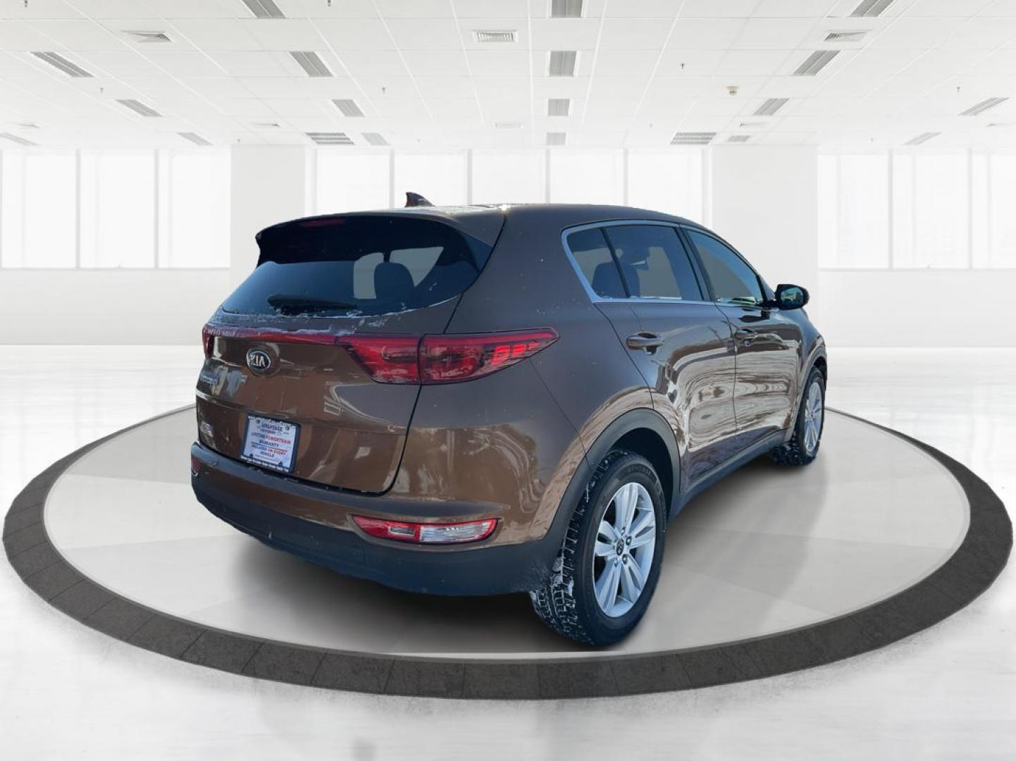 2018 Kia Sportage LX (KNDPM3AC5J7) with an Theta II 2.4L I-4 gasoline direct injection engine, located at 1184 Kauffman Ave, Fairborn, OH, 45324, (937) 908-9800, 39.807072, -84.030914 - 2018 Kia Sportage LX - Photo#2
