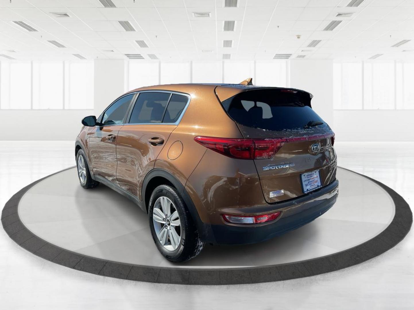 2018 Kia Sportage LX (KNDPM3AC5J7) with an Theta II 2.4L I-4 gasoline direct injection engine, located at 1184 Kauffman Ave, Fairborn, OH, 45324, (937) 908-9800, 39.807072, -84.030914 - 2018 Kia Sportage LX - Photo#4