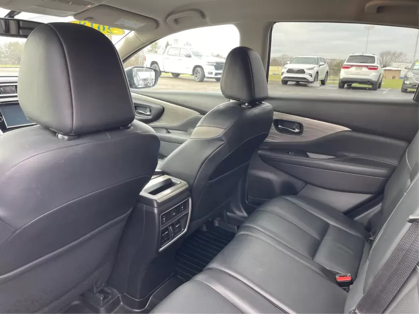 2018 Nissan Murano SL AWD (5N1AZ2MH1JN) with an 3.5L V6 DOHC 24V engine, Continuously Variable Transmission transmission, located at 1230 East Main St, Xenia, OH, 45385, (937) 908-9800, 39.688026, -83.910172 - 2018 Nissan Murano SL AWD - Photo#10
