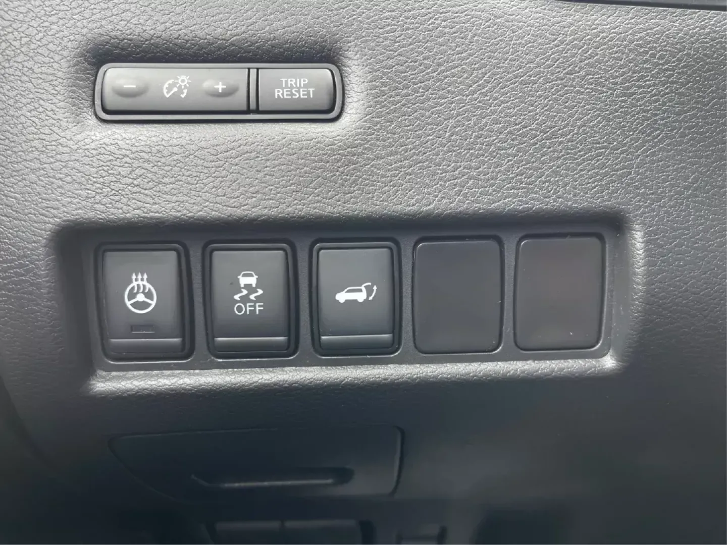 2018 Nissan Murano SL AWD (5N1AZ2MH1JN) with an 3.5L V6 DOHC 24V engine, Continuously Variable Transmission transmission, located at 1230 East Main St, Xenia, OH, 45385, (937) 908-9800, 39.688026, -83.910172 - 2018 Nissan Murano SL AWD - Photo#17