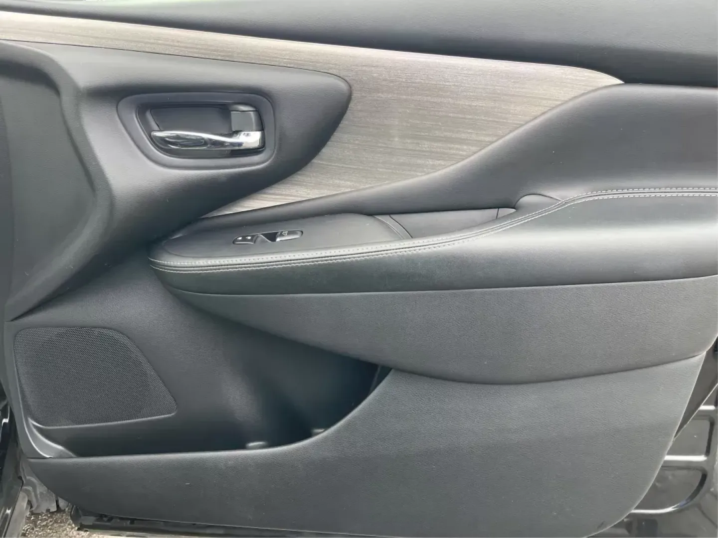2018 Nissan Murano SL AWD (5N1AZ2MH1JN) with an 3.5L V6 DOHC 24V engine, Continuously Variable Transmission transmission, located at 1230 East Main St, Xenia, OH, 45385, (937) 908-9800, 39.688026, -83.910172 - 2018 Nissan Murano SL AWD - Photo#20