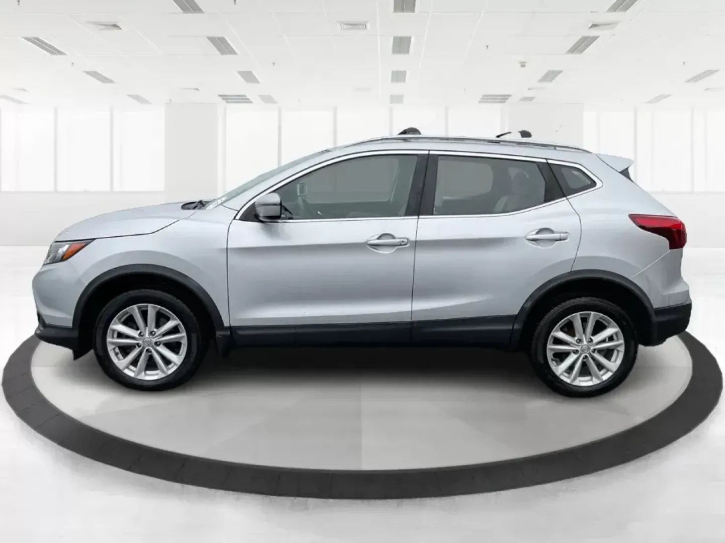 2018 Nissan Rogue Sport SV AWD (JN1BJ1CR6JW) with an 2.0L L4 DOHC 16V engine, Continuously Variable Transmission transmission, located at 880 E. National Road, Vandalia, OH, 45377, (937) 908-9800, 39.891918, -84.183594 - 2018 Nissan Rogue Sport SV AWD - Photo#4