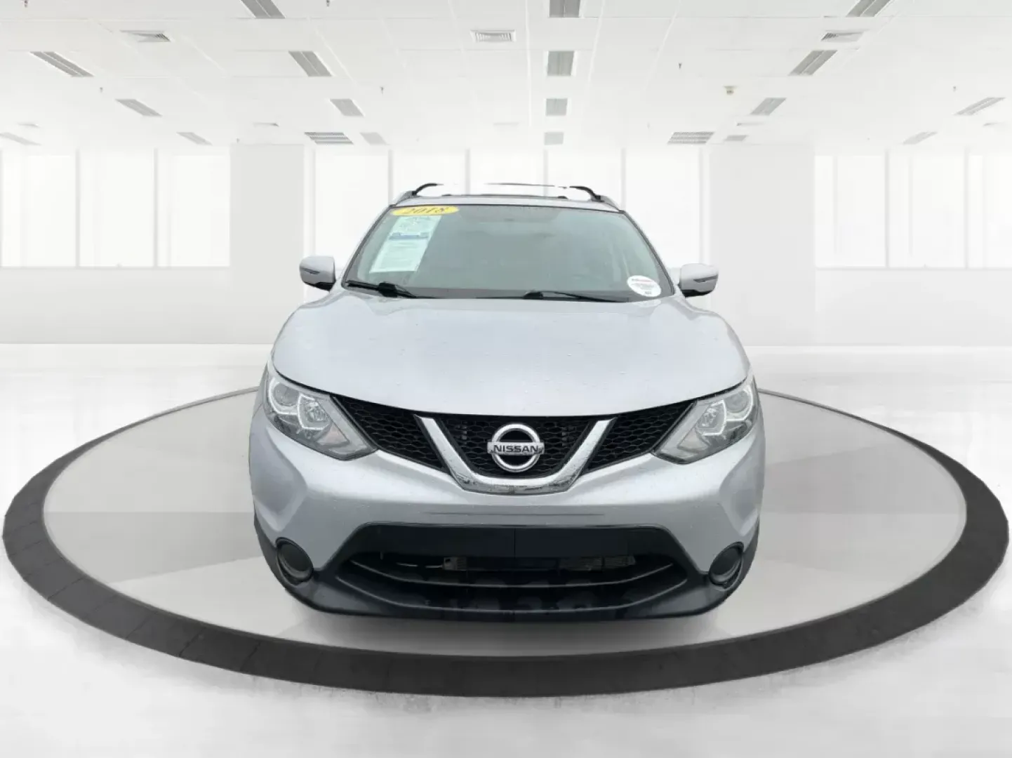 2018 Nissan Rogue Sport SV AWD (JN1BJ1CR6JW) with an 2.0L L4 DOHC 16V engine, Continuously Variable Transmission transmission, located at 880 E. National Road, Vandalia, OH, 45377, (937) 908-9800, 39.891918, -84.183594 - 2018 Nissan Rogue Sport SV AWD - Photo#5