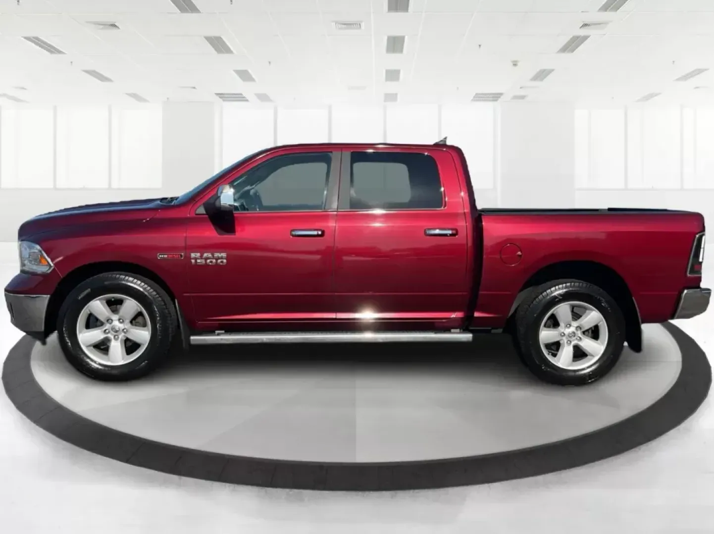 2018 Ram 1500 SLT Crew Cab SWB 4WD (1C6RR7LM9JS) with an 3.0L V6 DIESEL engine, 8-Speed Automatic transmission, located at 8750 N County Rd 25A, Piqua, OH, 45356, (937) 908-9800, 40.164391, -84.232513 - 2018 Ram 1500 SLT Crew Cab SWB 4WD - Photo#5