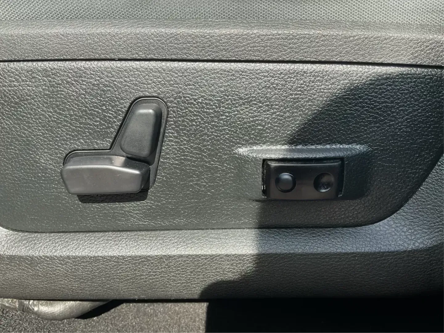 2018 Ram 1500 SLT Crew Cab SWB 4WD (1C6RR7LM9JS) with an 3.0L V6 DIESEL engine, 8-Speed Automatic transmission, located at 8750 N County Rd 25A, Piqua, OH, 45356, (937) 908-9800, 40.164391, -84.232513 - 2018 Ram 1500 SLT Crew Cab SWB 4WD - Photo#16