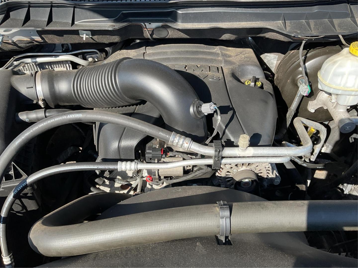 2018 Ram 1500 Big Horn Quad Cab 4x4 6'4 Box (1C6RR7GT2JS) with an EcoDiesel 3L V-6 diesel direct injection engine, located at 8750 N County Rd 25A, Piqua, OH, 45356, (937) 908-9800, 40.164391, -84.232513 - 2018 Ram 1500 Big Horn Quad Cab 4x4 6'4 Box - Photo#10