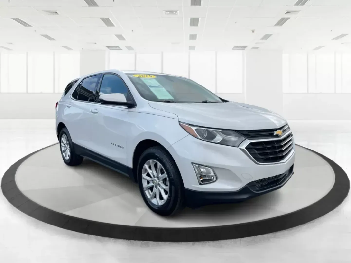 2019 Chevrolet Equinox LT (2GNAXUEV1K6) with an 1.5L I-4 gasoline direct injection engine, located at 4508 South Dixie Dr, Moraine, OH, 45439, (937) 908-9800, 39.689976, -84.218452 - 2019 Chevrolet Equinox LT - Photo#0