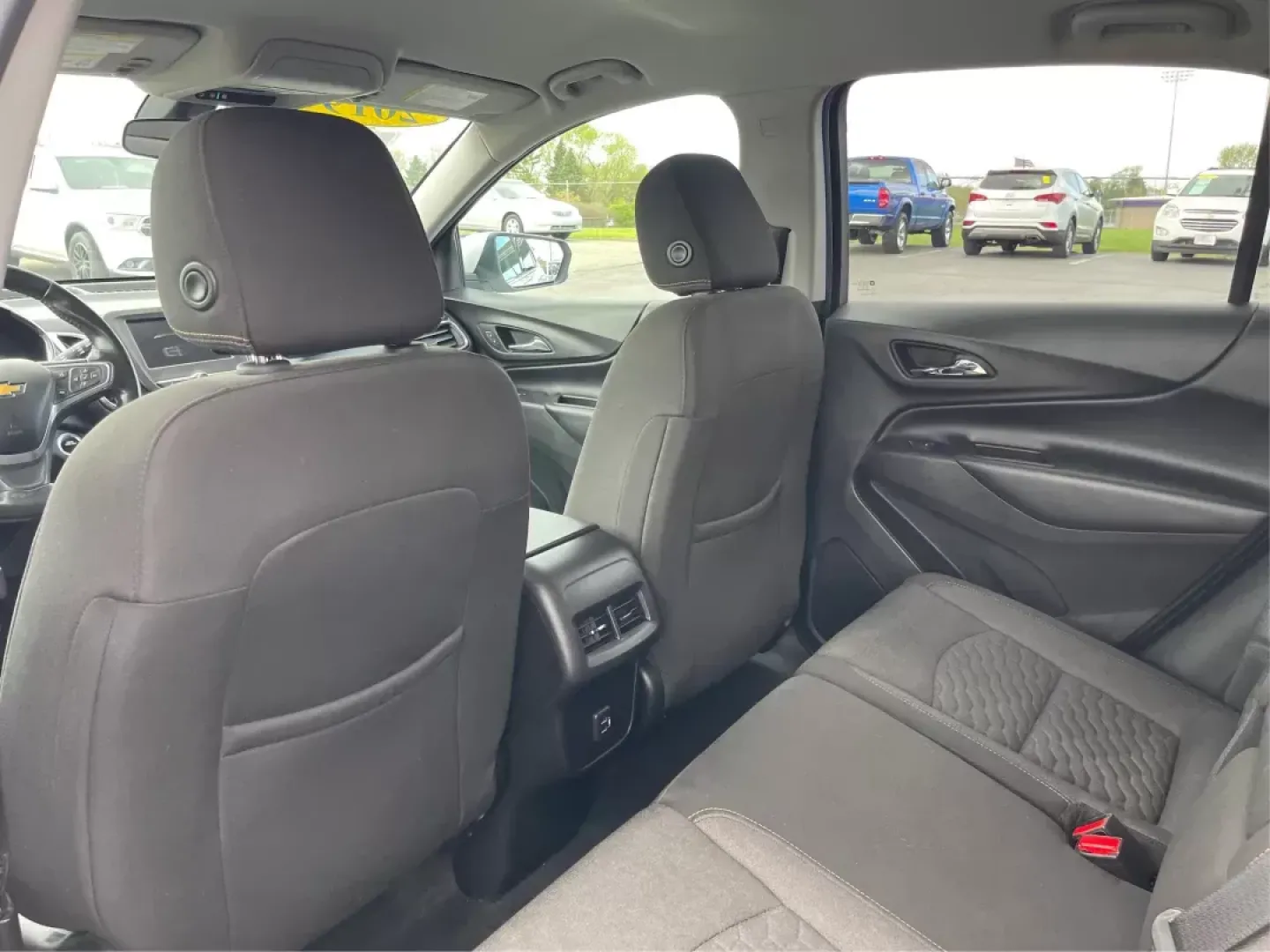 2019 Chevrolet Equinox LT (2GNAXUEV1K6) with an 1.5L I-4 gasoline direct injection engine, located at 4508 South Dixie Dr, Moraine, OH, 45439, (937) 908-9800, 39.689976, -84.218452 - 2019 Chevrolet Equinox LT - Photo#9