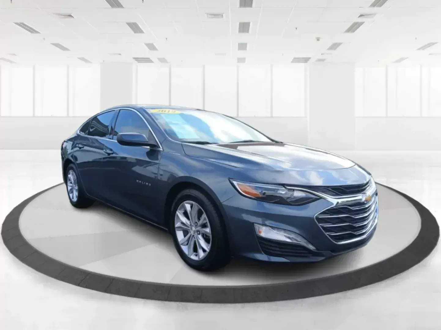 2019 Chevrolet Malibu LT (1G1ZD5ST2KF) with an 1.5L L4 DOHC 16V engine, 6-Speed Automatic transmission, located at 1099 N County Rd 25A , Troy, OH, 45373, (937) 908-9800, 40.057079, -84.212883 - **Experience the Perfect Blend of Style and Comfort with the 2019 Chevrolet Malibu LT at Advantage Car and Credit!**<br /> <br /> Imagine cruising through Fairborn, OH, in a sophisticated sedan that not only complements your lifestyle but also offers reliability and performance. The 2019 Chevrolet M - Photo#0