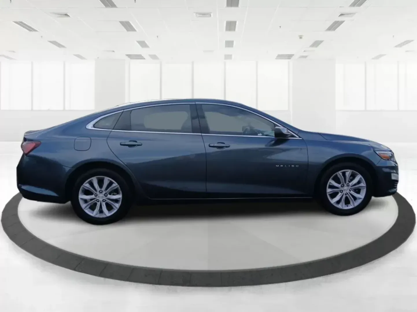 2019 Chevrolet Malibu LT (1G1ZD5ST2KF) with an 1.5L L4 DOHC 16V engine, 6-Speed Automatic transmission, located at 1099 N County Rd 25A , Troy, OH, 45373, (937) 908-9800, 40.057079, -84.212883 - **Experience the Perfect Blend of Style and Comfort with the 2019 Chevrolet Malibu LT at Advantage Car and Credit!**<br /> <br /> Imagine cruising through Fairborn, OH, in a sophisticated sedan that not only complements your lifestyle but also offers reliability and performance. The 2019 Chevrolet M - Photo#1