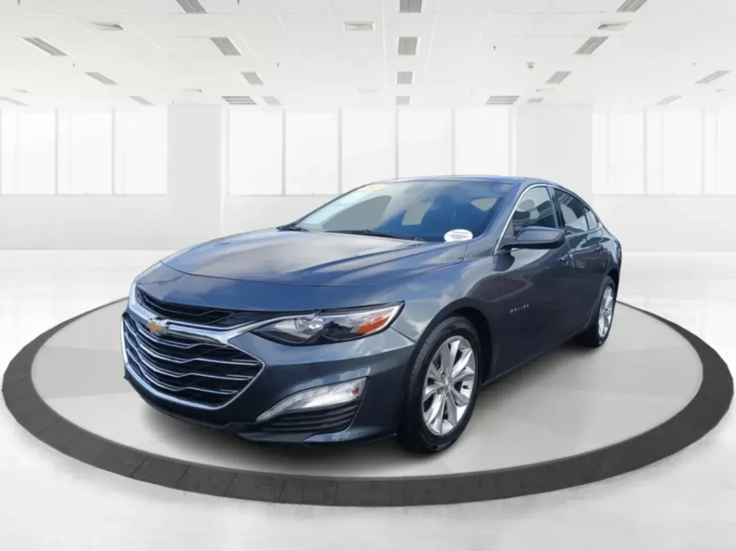 2019 Chevrolet Malibu LT (1G1ZD5ST2KF) with an 1.5L L4 DOHC 16V engine, 6-Speed Automatic transmission, located at 1099 N County Rd 25A , Troy, OH, 45373, (937) 908-9800, 40.057079, -84.212883 - **Experience the Perfect Blend of Style and Comfort with the 2019 Chevrolet Malibu LT at Advantage Car and Credit!**<br /> <br /> Imagine cruising through Fairborn, OH, in a sophisticated sedan that not only complements your lifestyle but also offers reliability and performance. The 2019 Chevrolet M - Photo#8